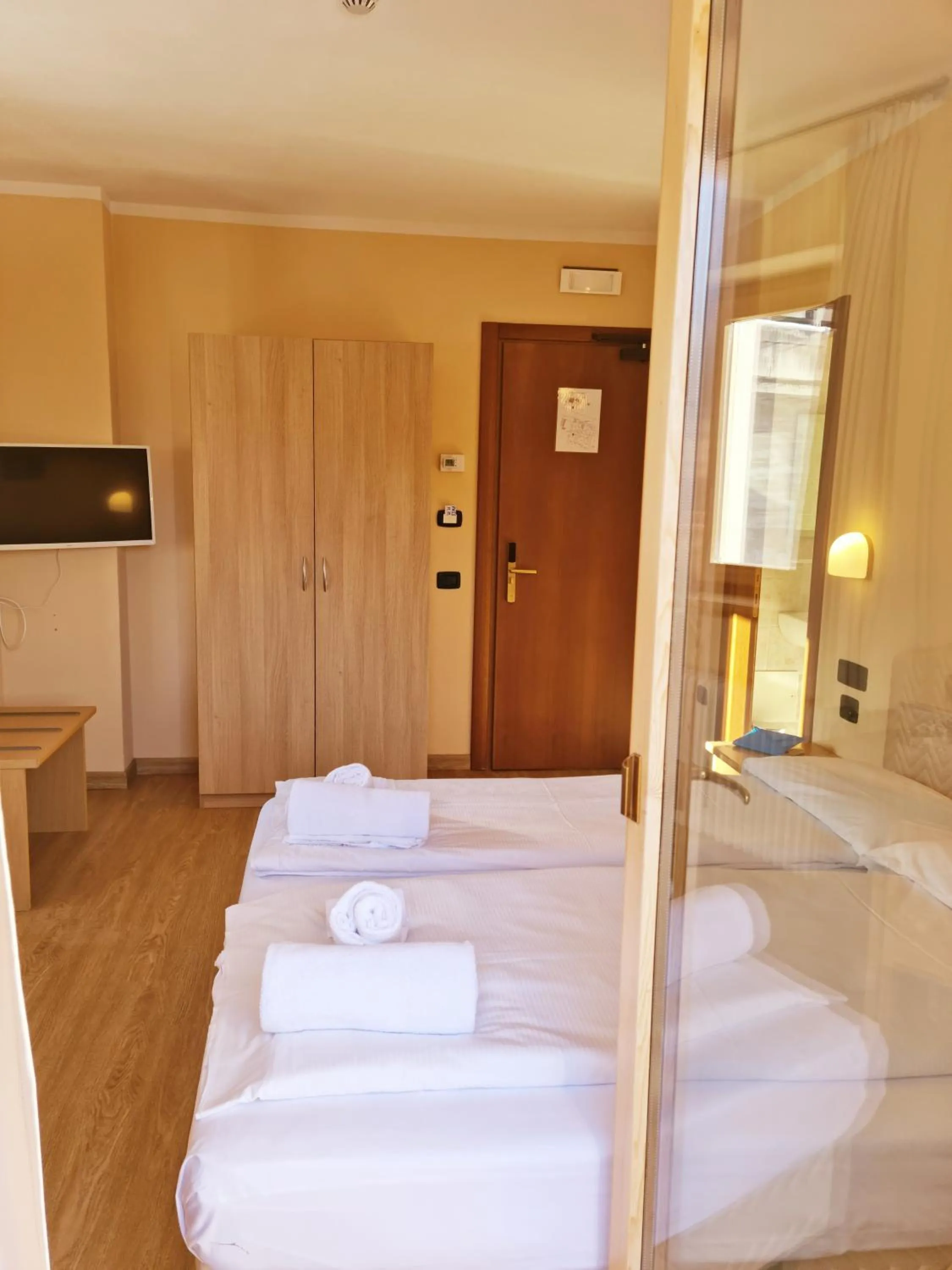 Bedroom, Bed in Hotel San Carlo, tra Bormio e Livigno
