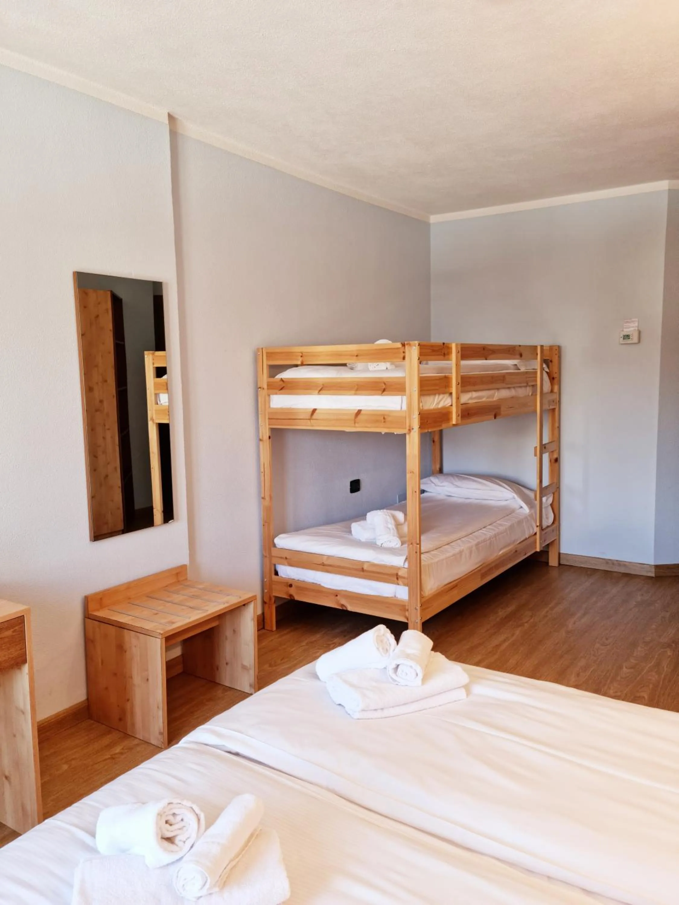 Bed in Hotel San Carlo, tra Bormio e Livigno