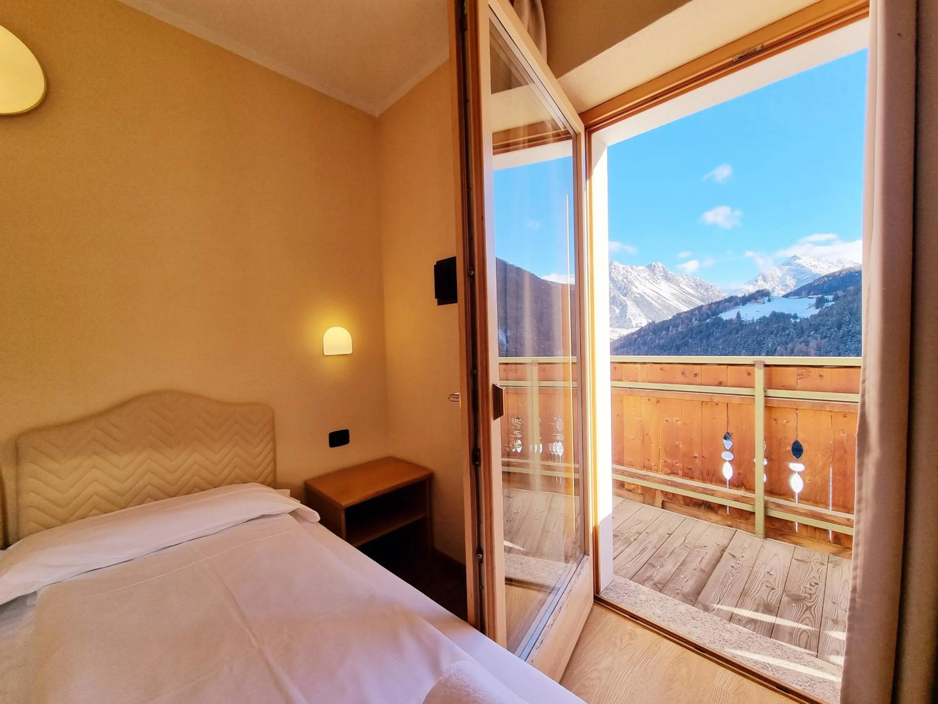 Balcony/Terrace, Bed in Hotel San Carlo, tra Bormio e Livigno