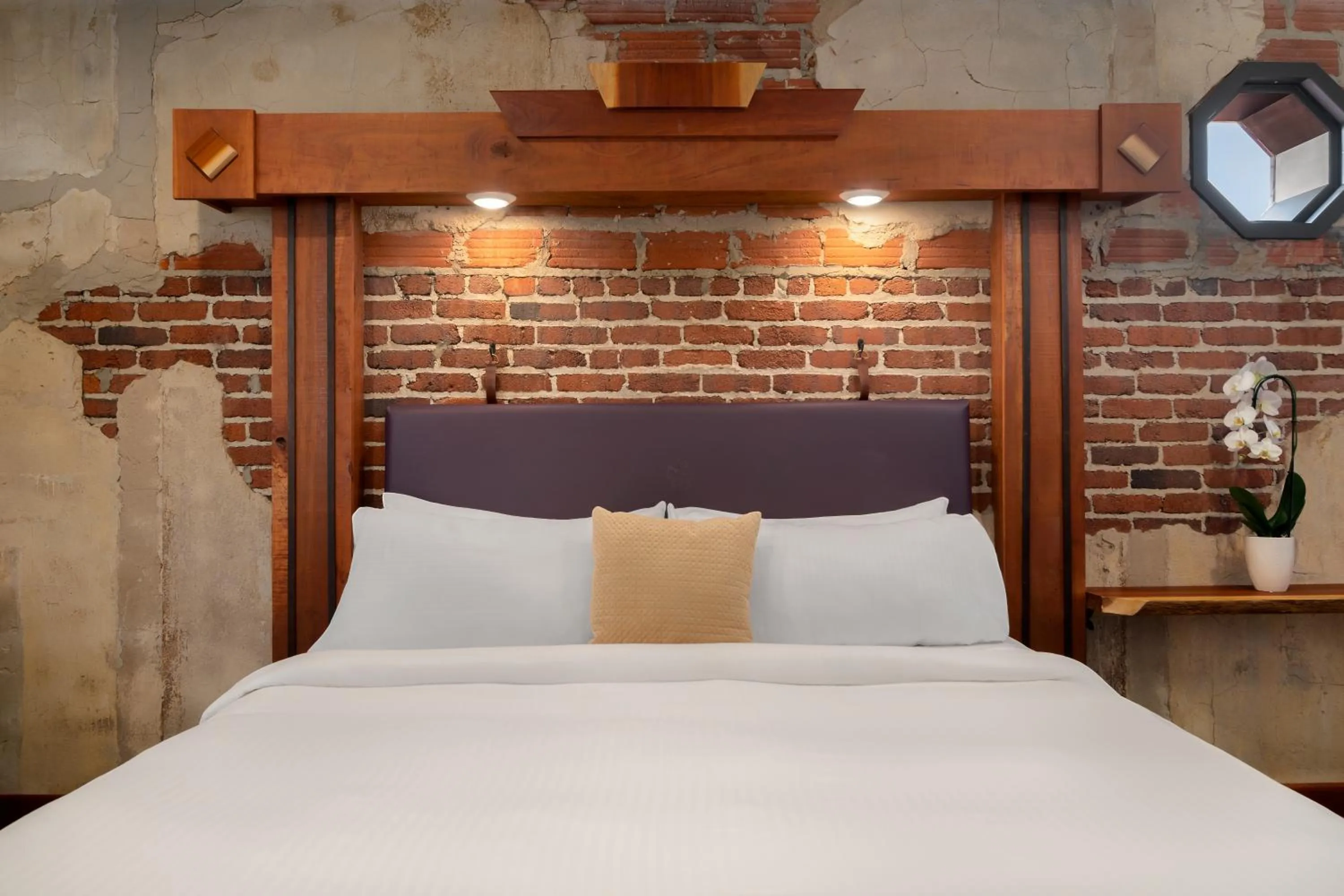 Bed in The Horton Hotel