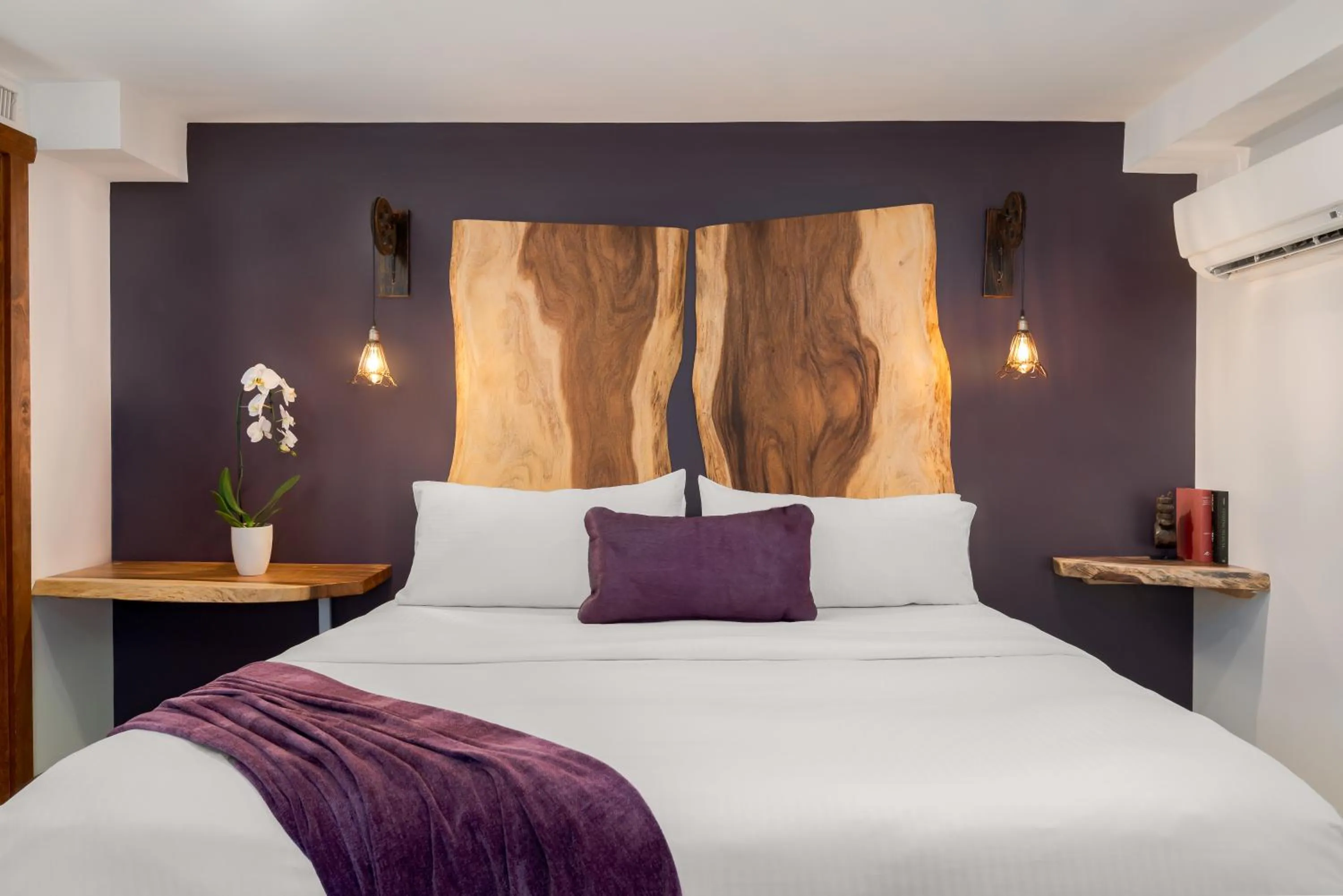 Bed in The Horton Hotel