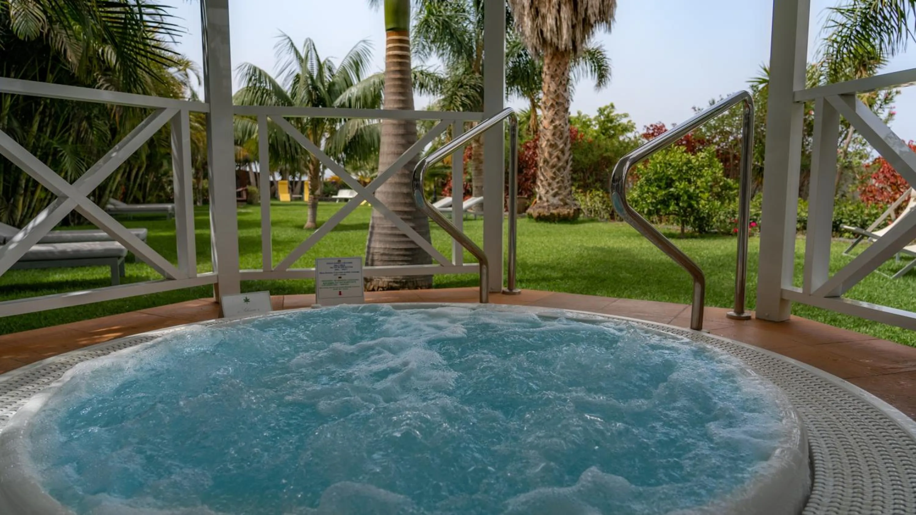 Hot Tub in La Palma Jardín Resort
