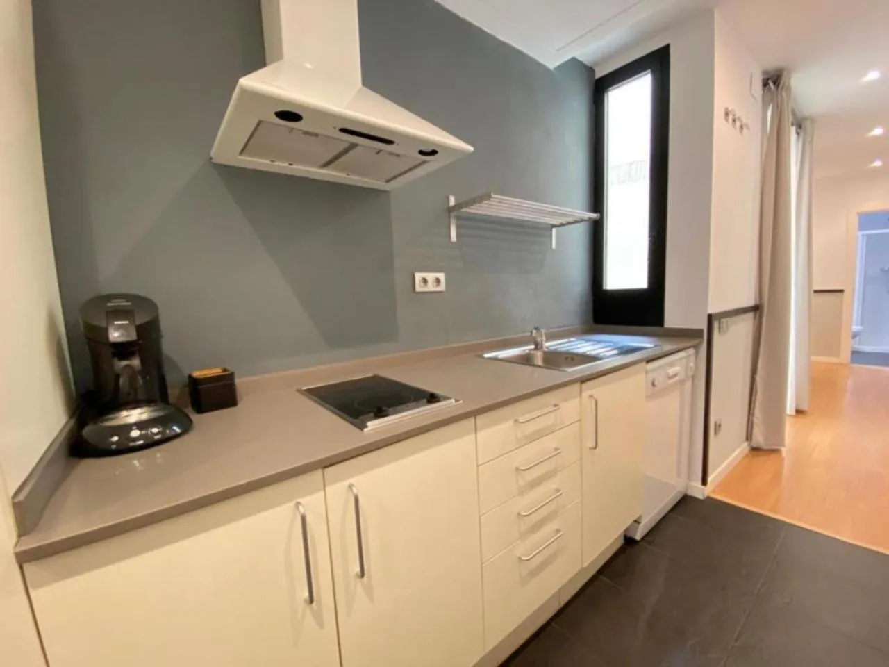 Coffee/tea facilities in Liceu Apartments by gaiarooms