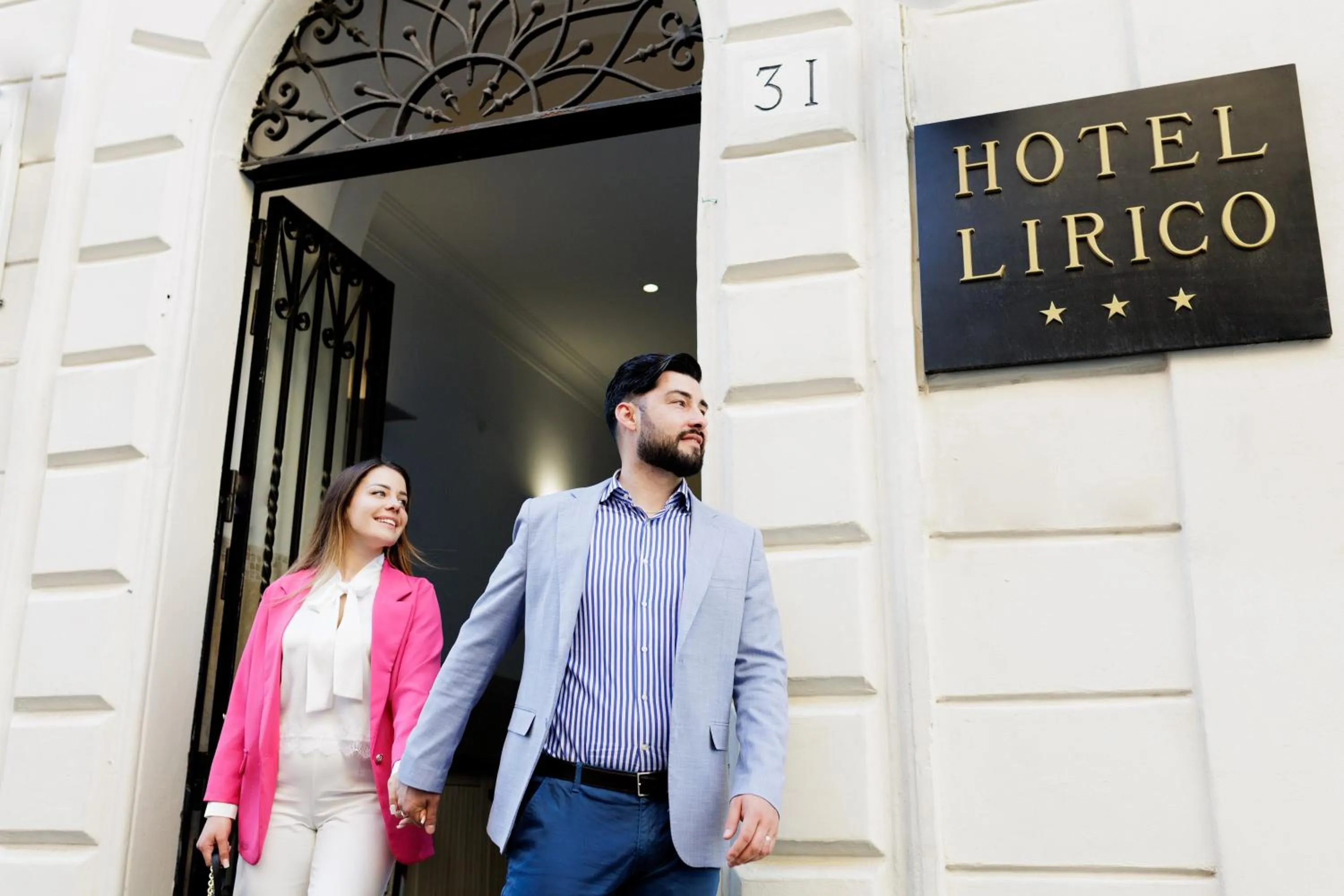 Facade/entrance in Hotel Lirico