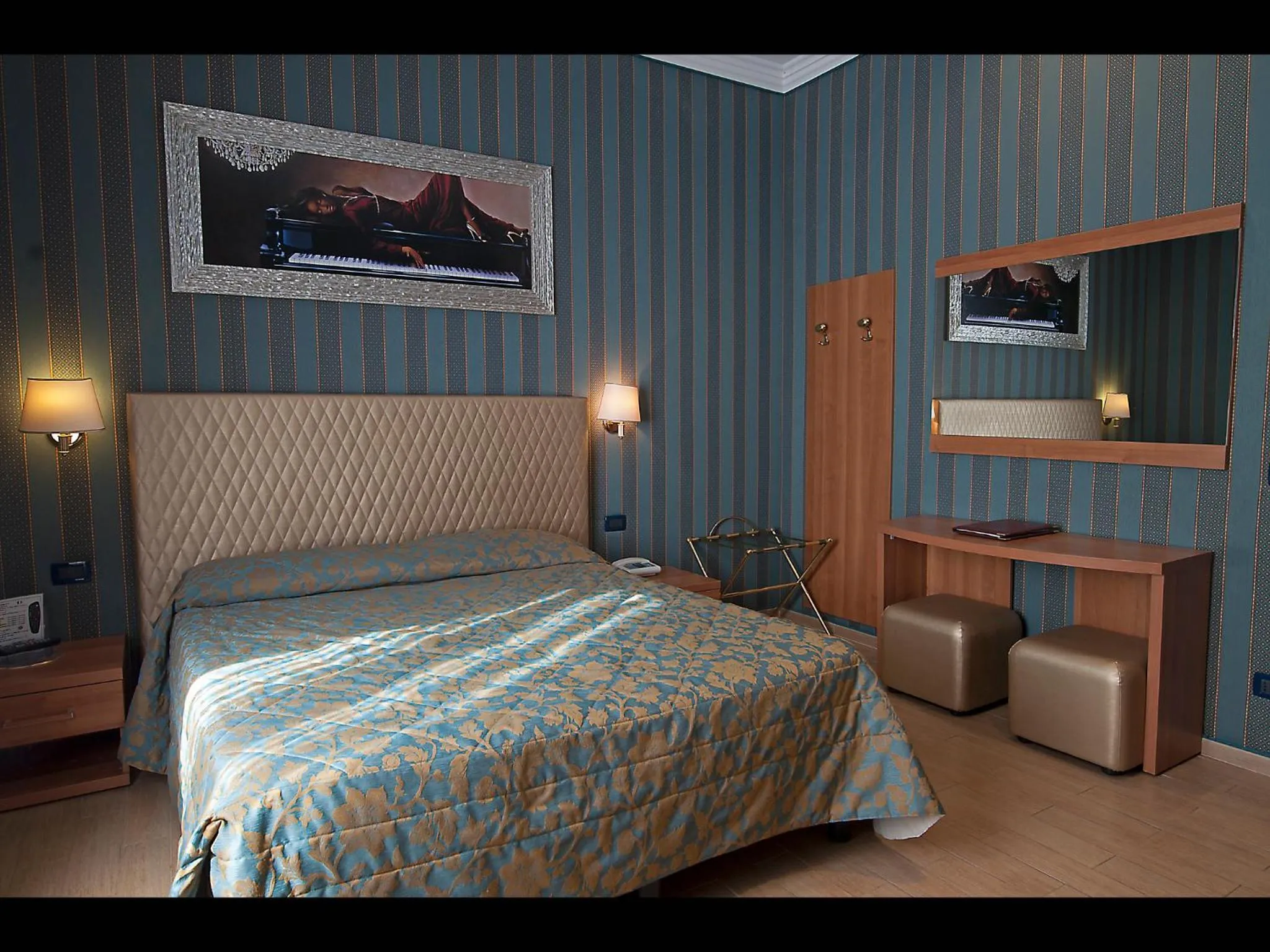 Bedroom, Bed in Hotel Lirico