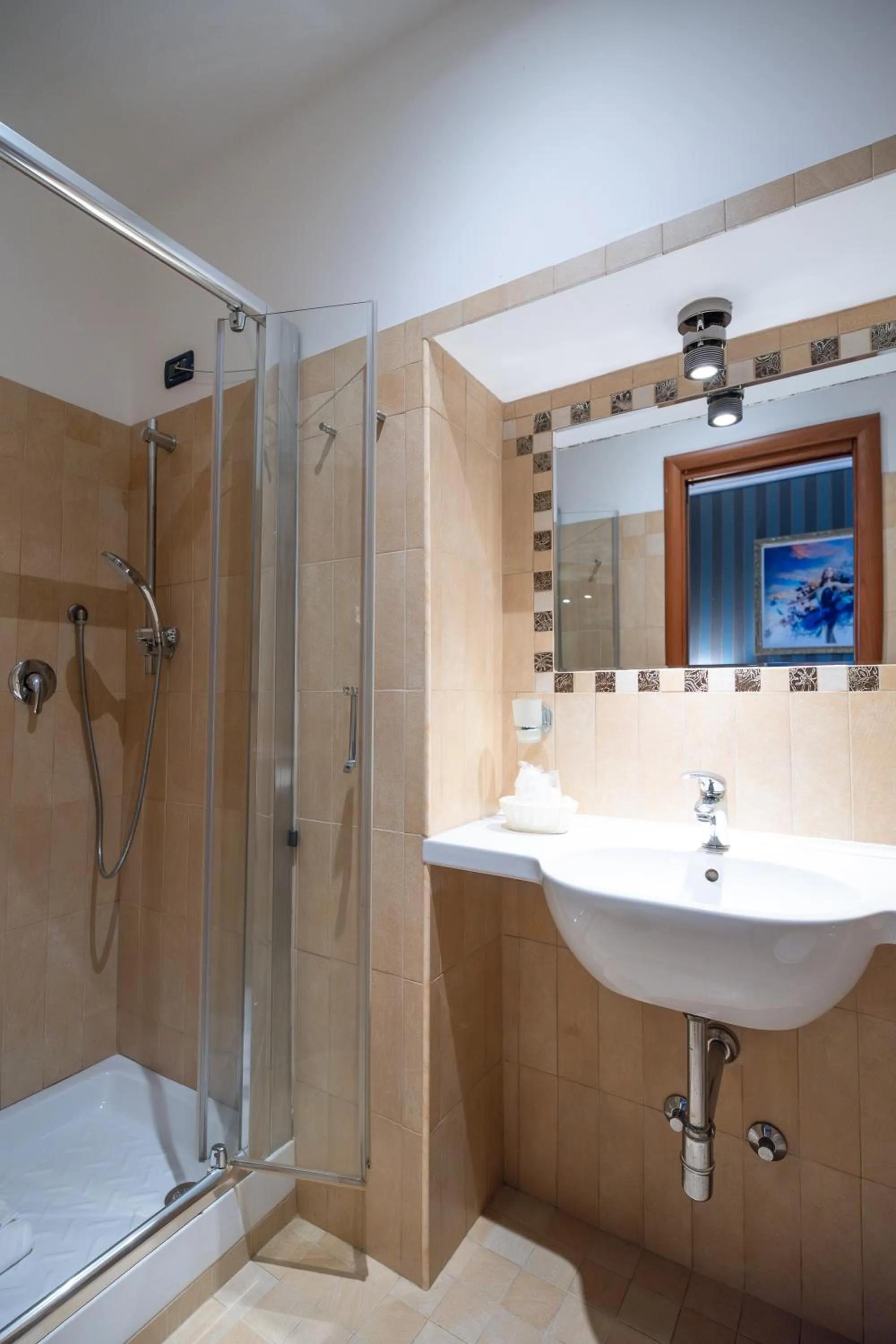Shower in Hotel Lirico