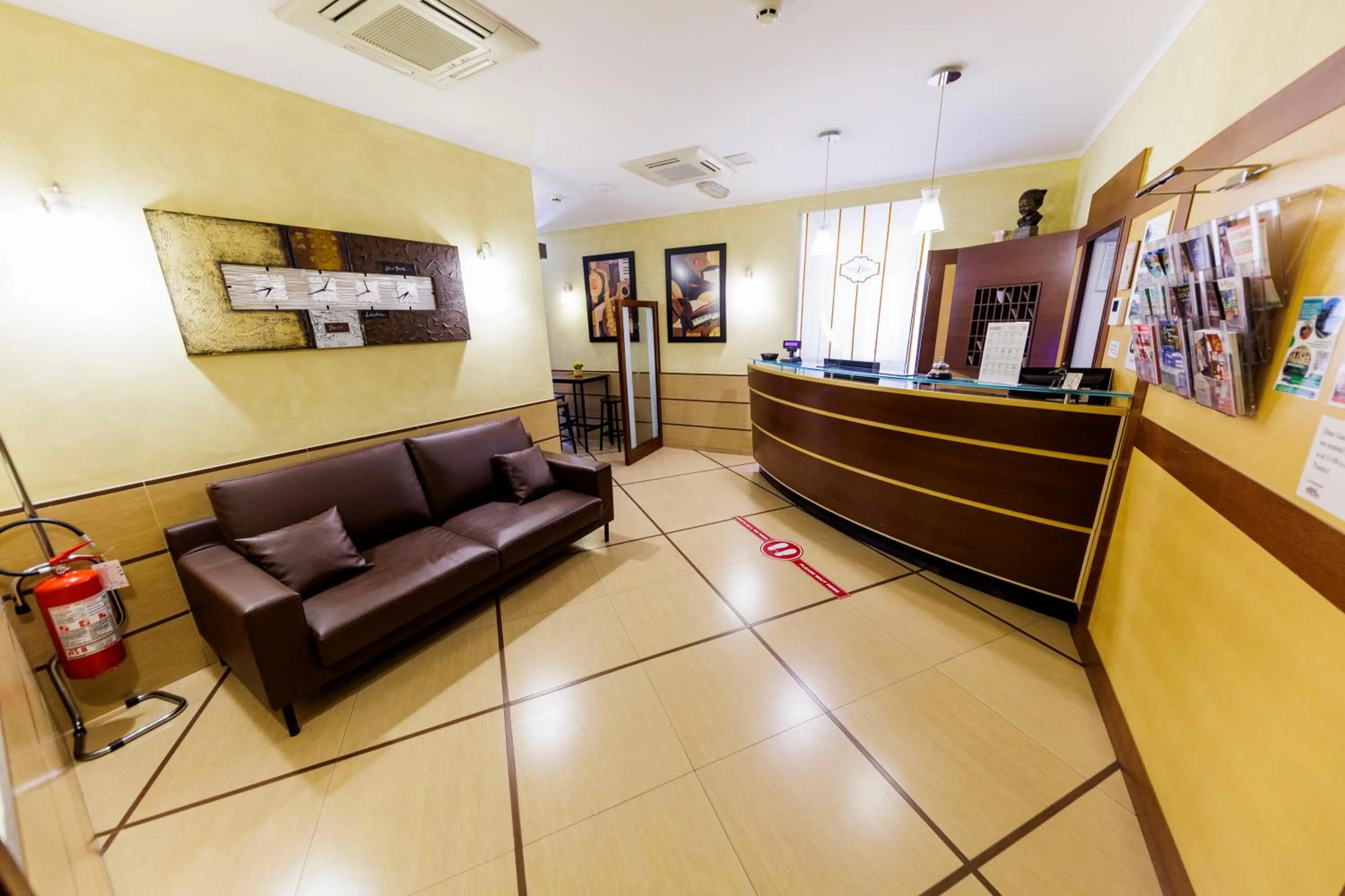 Seating area in Hotel Lirico