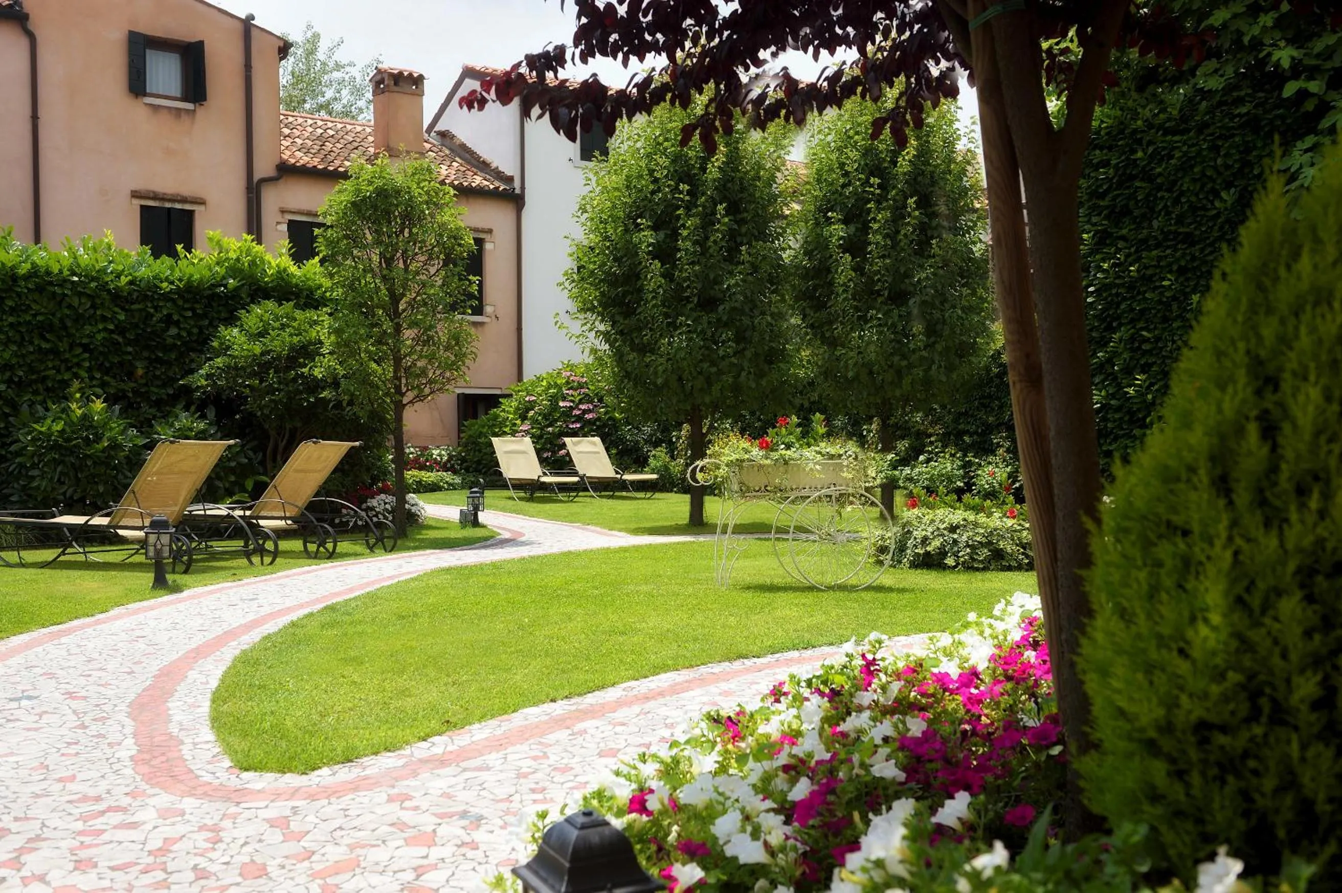 Garden in Hotel Olimpia Venice, BW Signature Collection 3sup