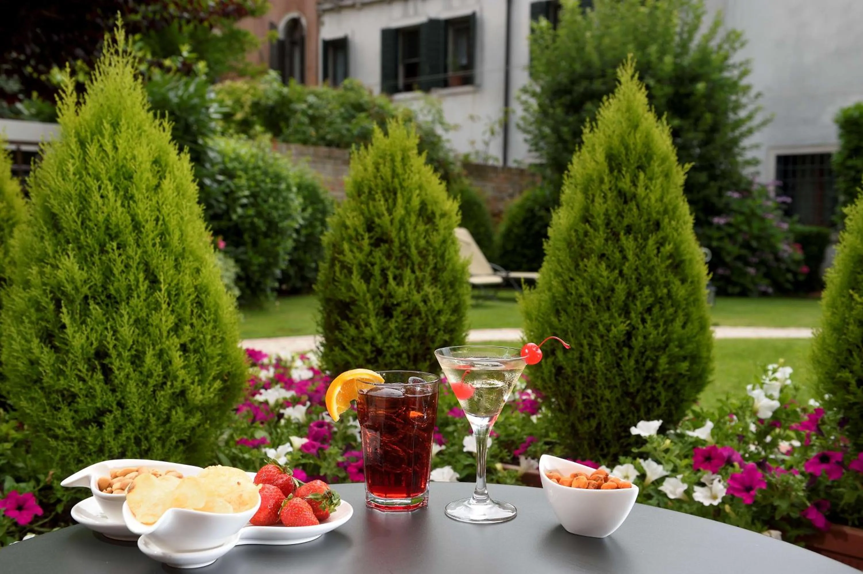 Garden in Hotel Olimpia Venice, BW Signature Collection 3sup