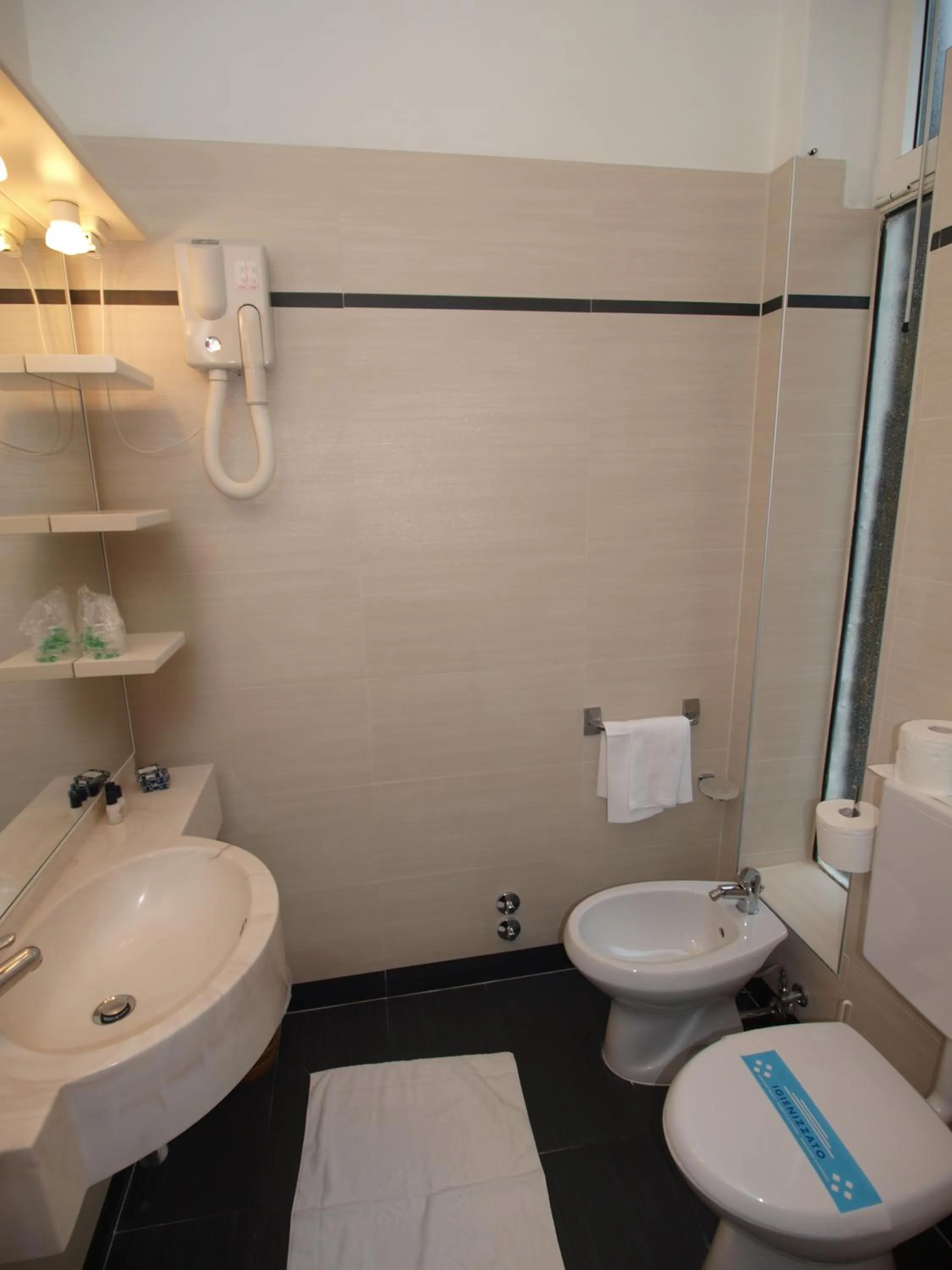 Bathroom in Hotel Bella Venezia Mare