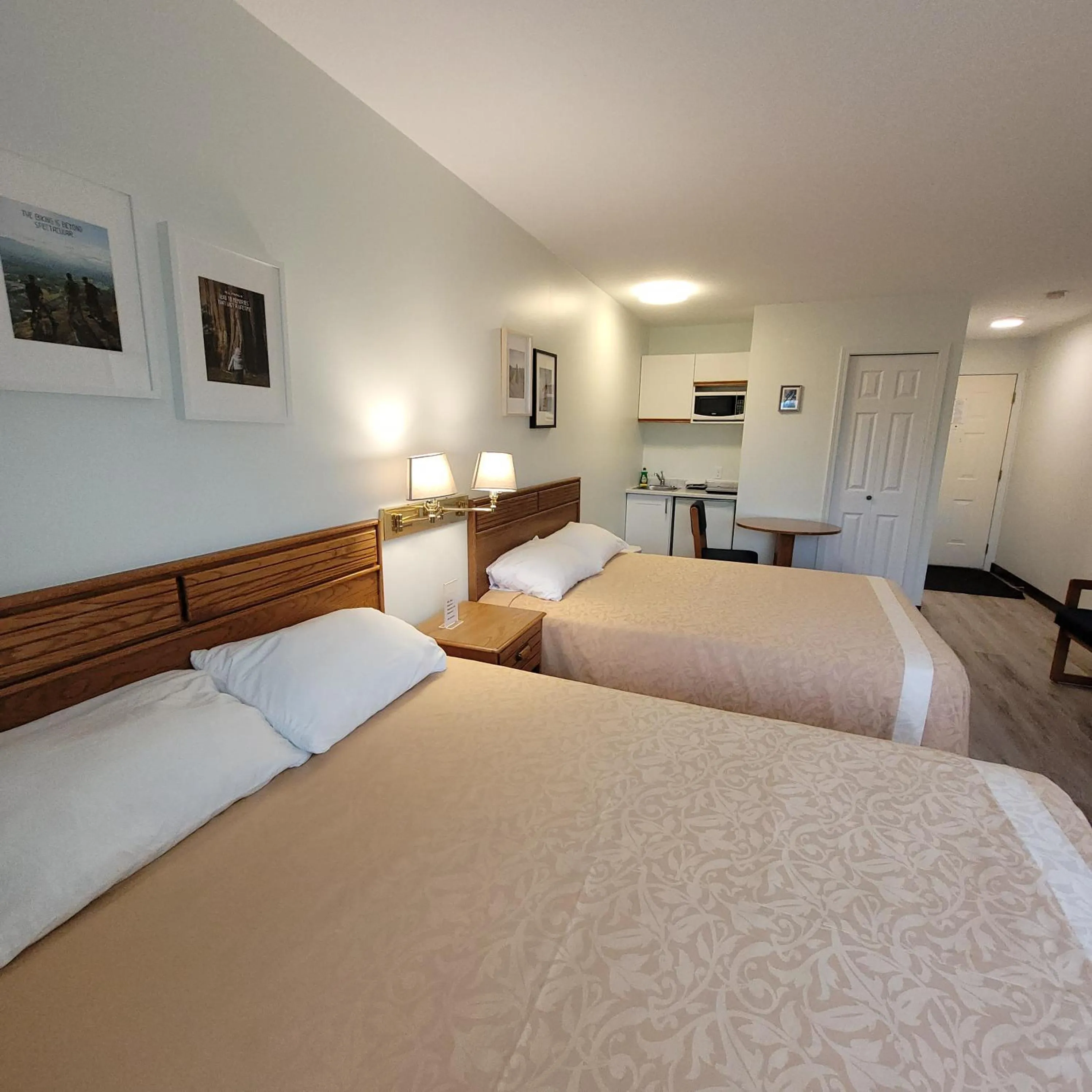 Bedroom, Bed in Ridgeview Motor Inn