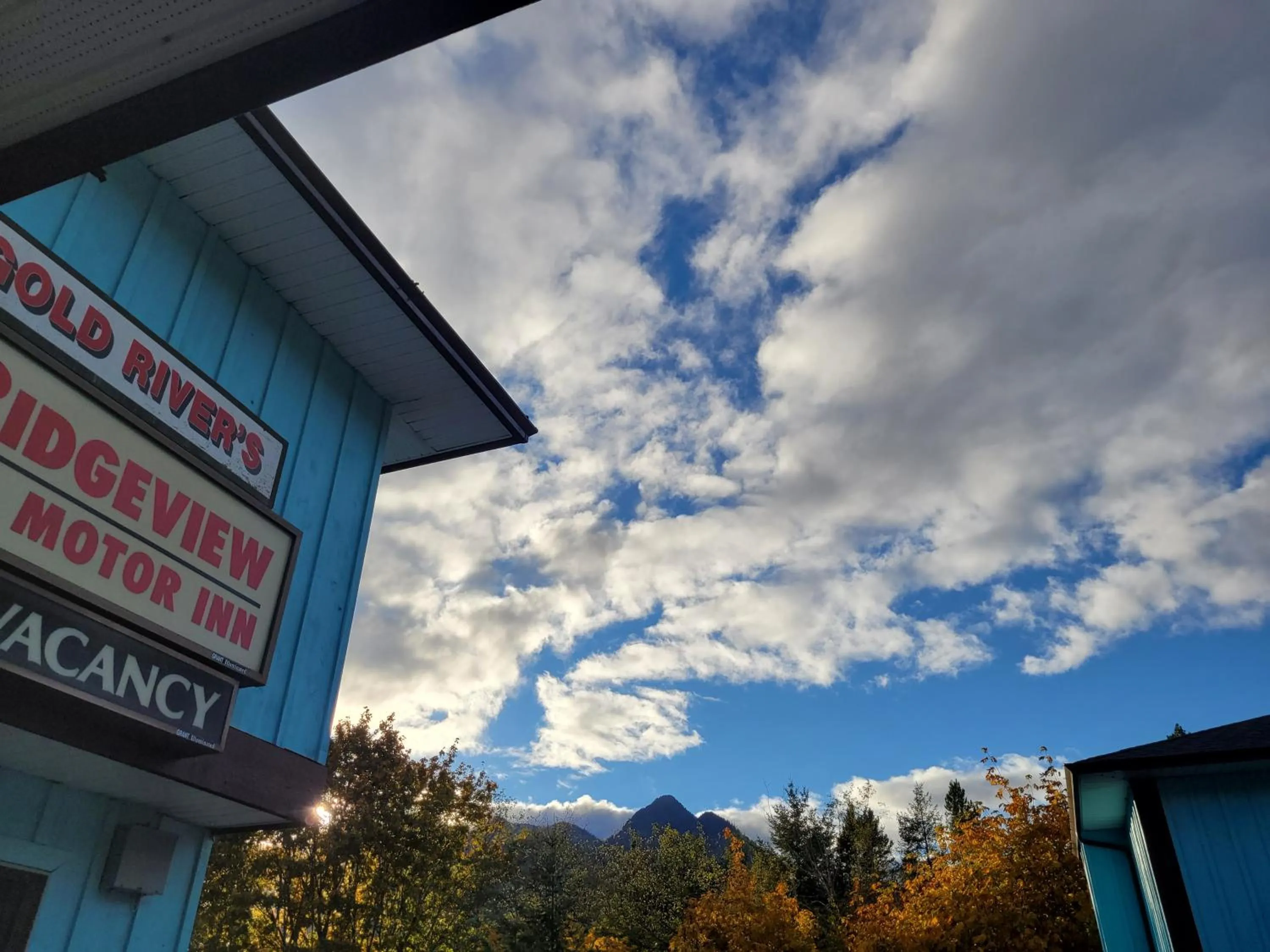 Property building in Ridgeview Motor Inn