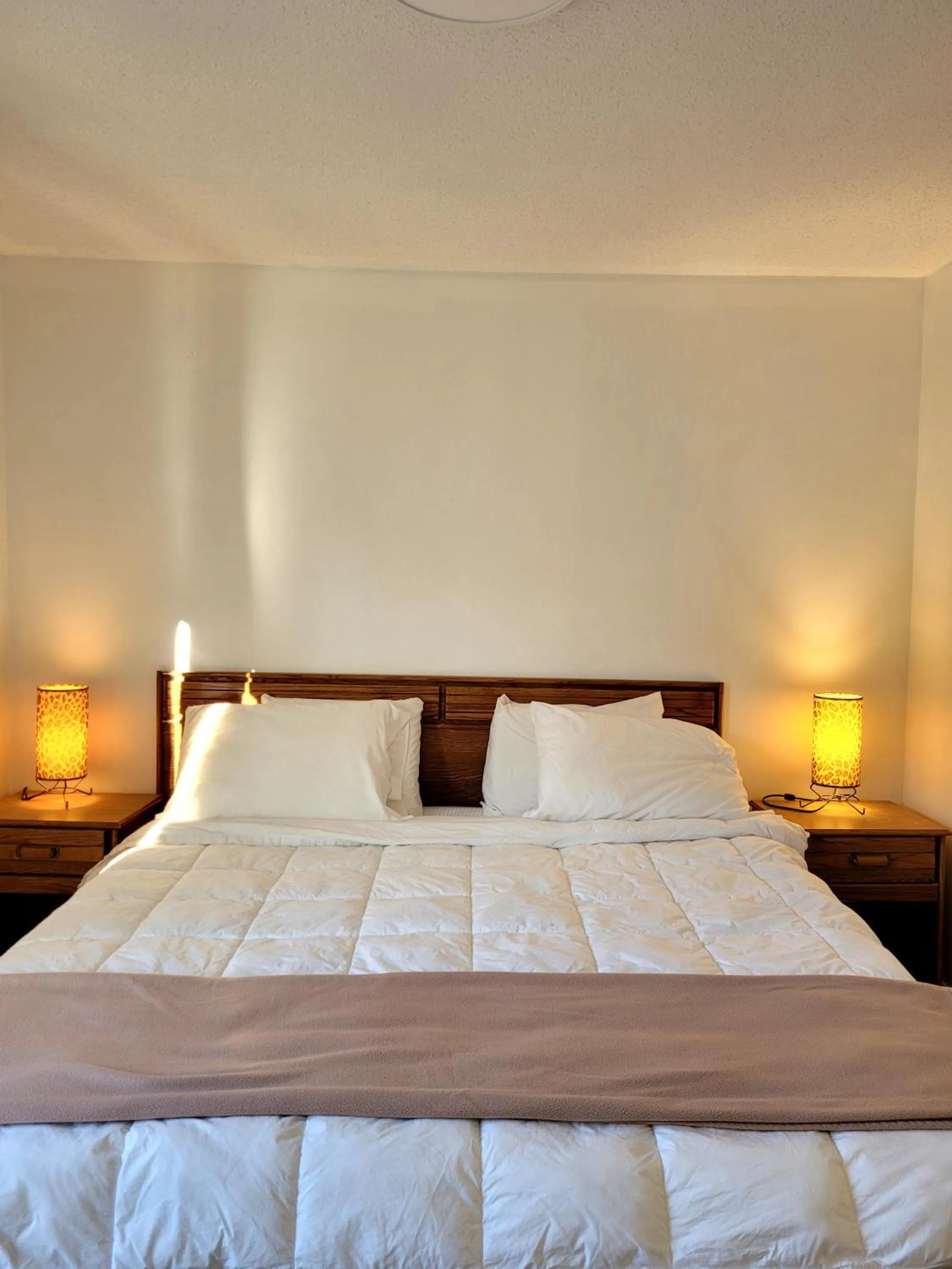 Bed in Ridgeview Motor Inn