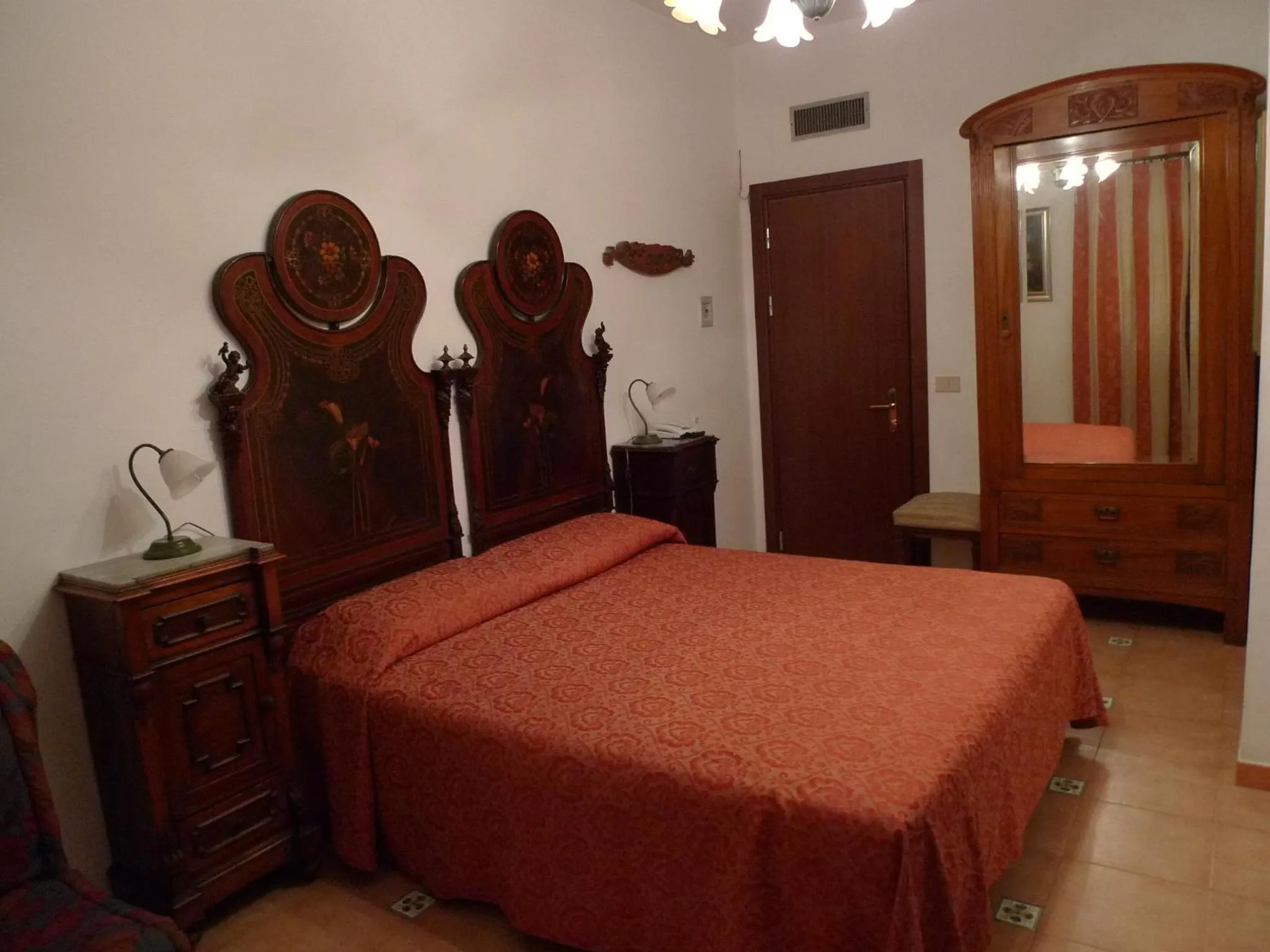 Decorative detail, Bed in Hotel La Riva