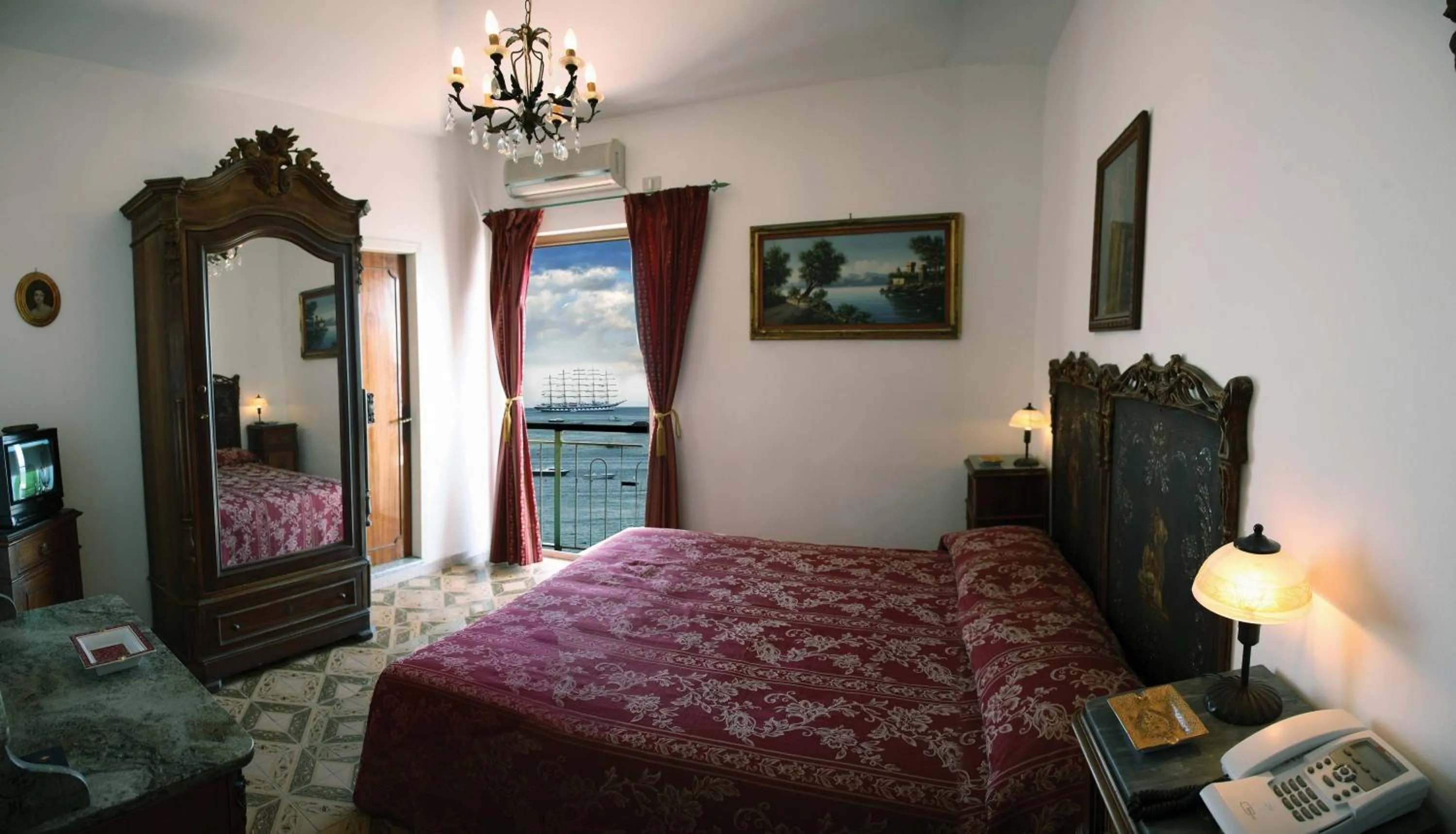 View (from property/room), Bed in Hotel La Riva