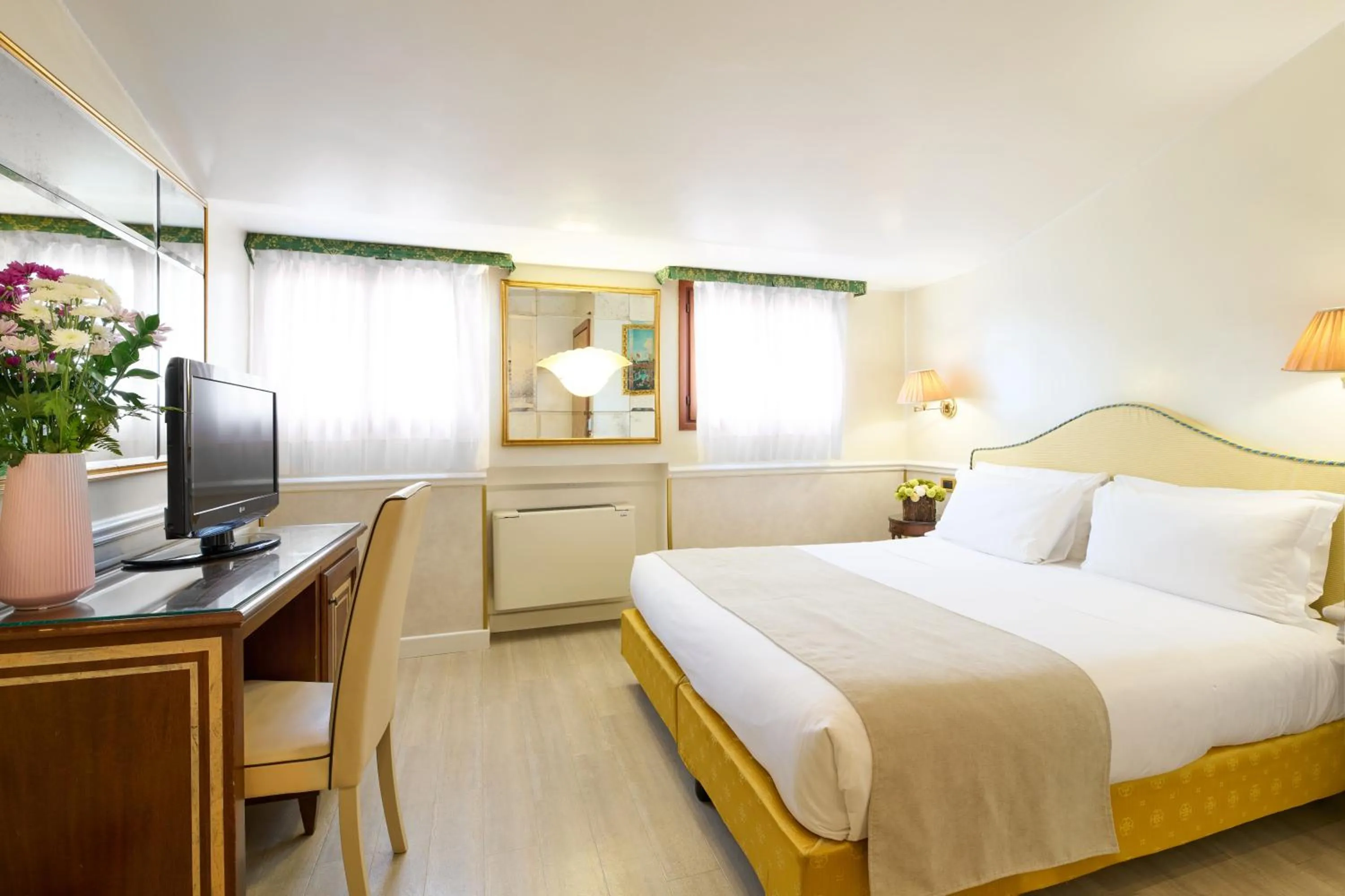 Bed in Hotel Arlecchino