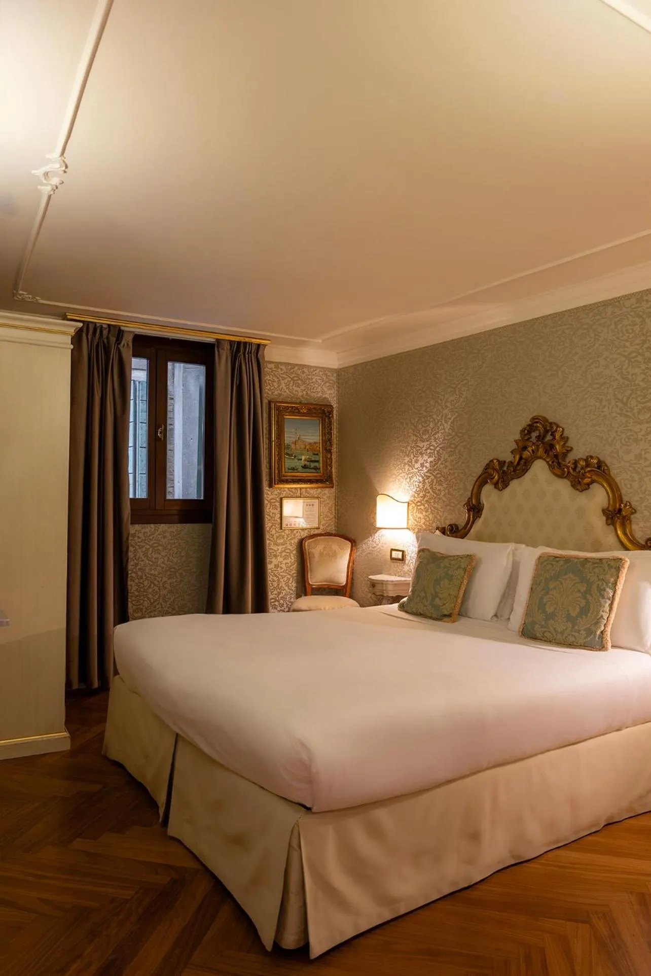 Bed in Hotel Antico Doge - a Member of Elizabeth Hotel Group