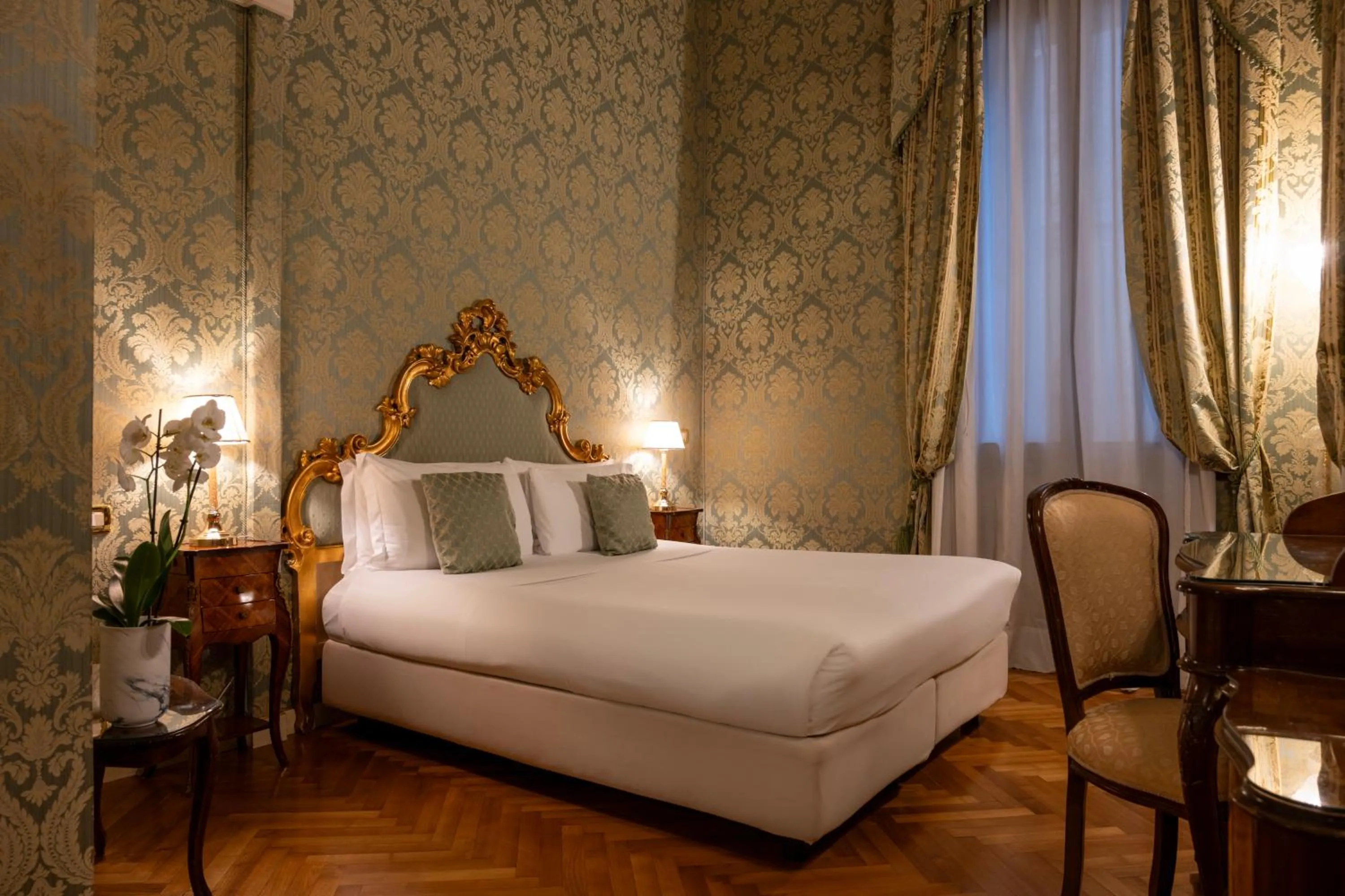 Bed in Hotel Antico Doge - a Member of Elizabeth Hotel Group