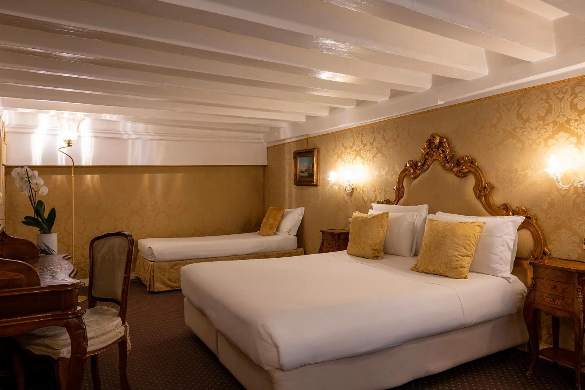 Bed in Hotel Antico Doge - a Member of Elizabeth Hotel Group