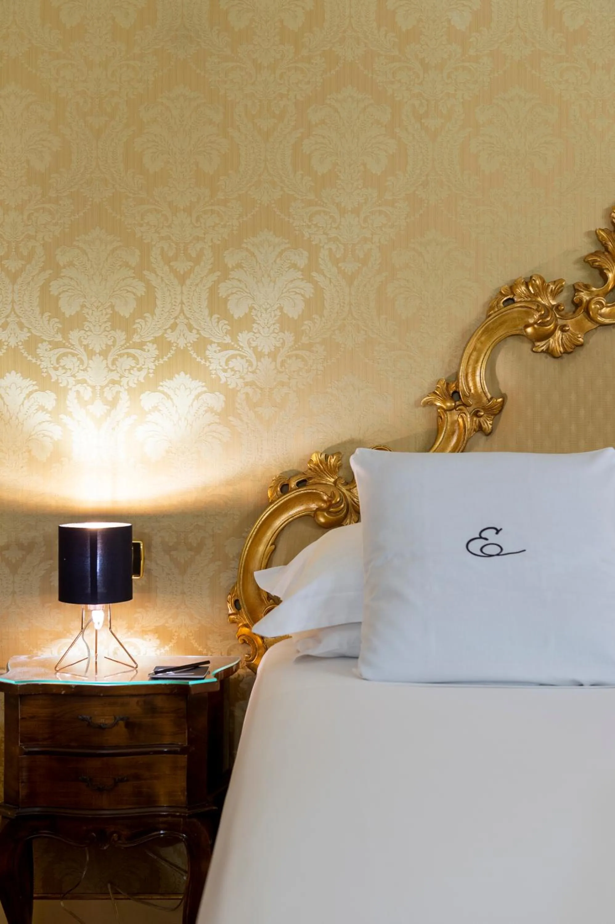 Bed in Hotel Antico Doge - a Member of Elizabeth Hotel Group