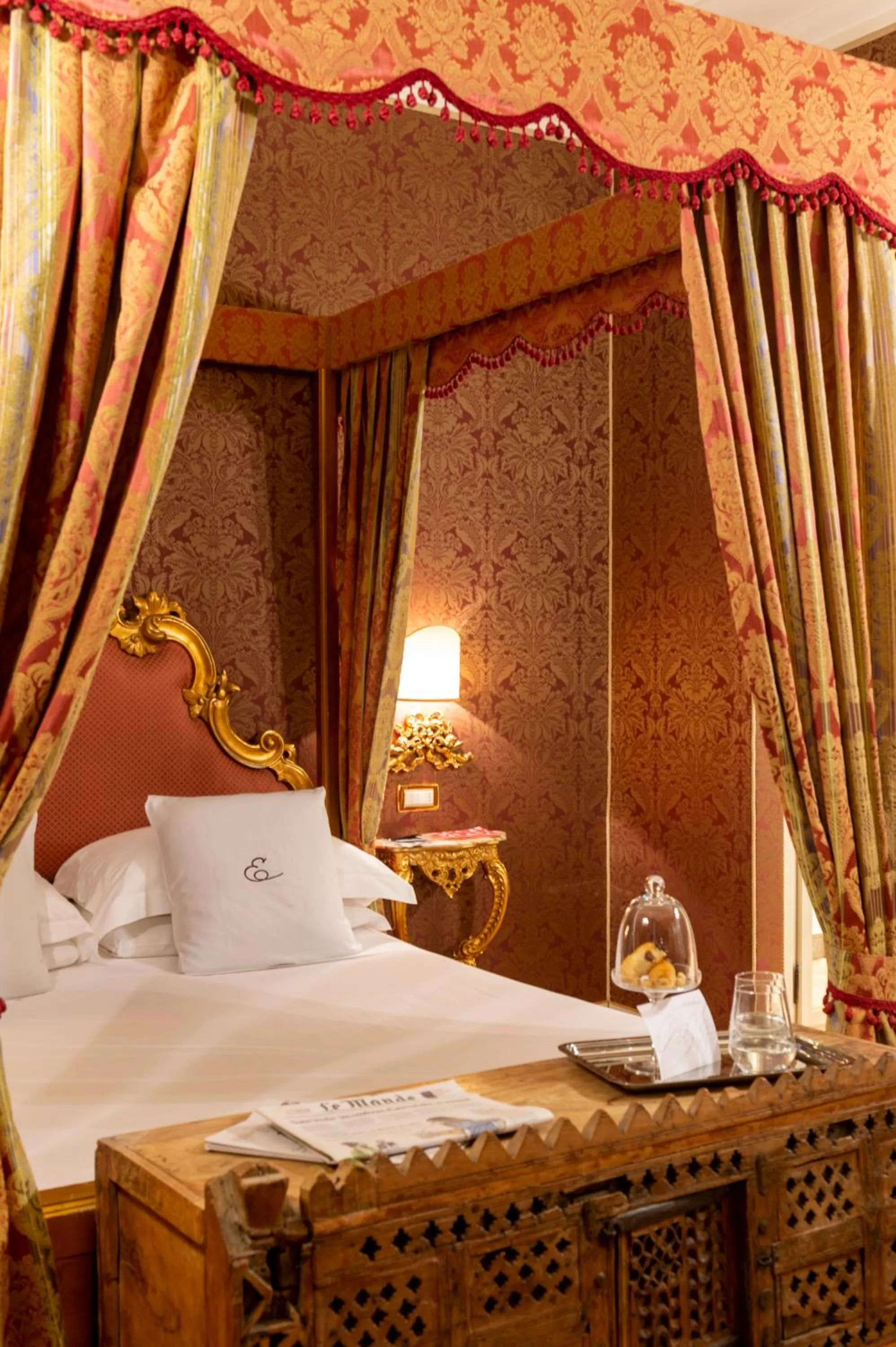 Bed in Hotel Antico Doge - a Member of Elizabeth Hotel Group