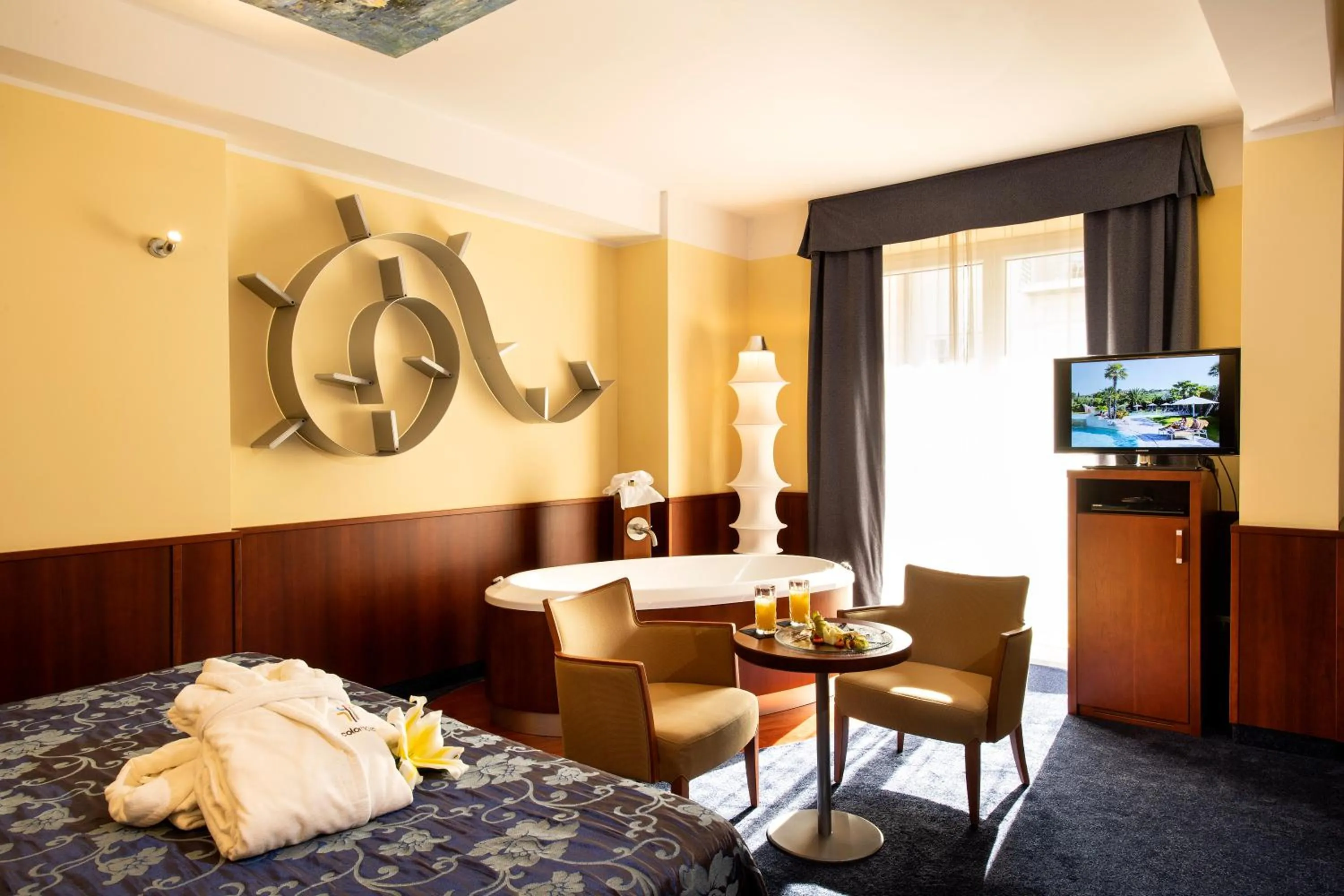 Bedroom, Bed in Color Hotel Style, Design & Gourmet