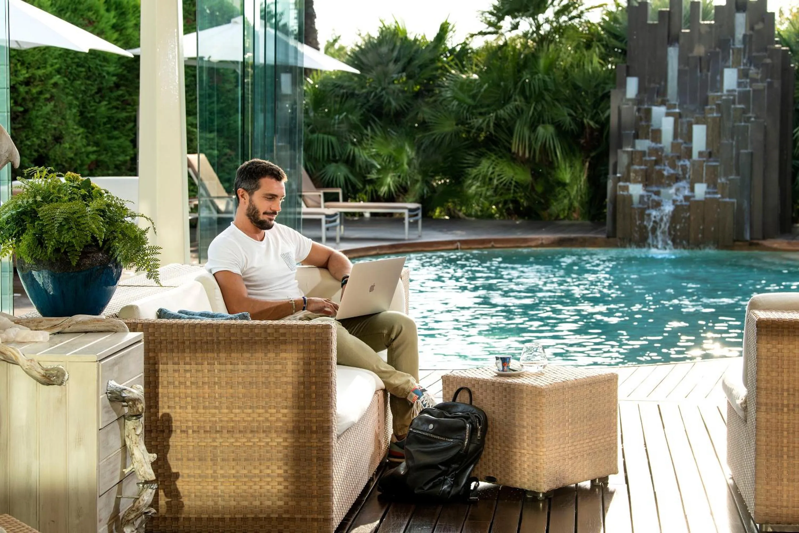 Patio in Color Hotel Style, Design & Gourmet