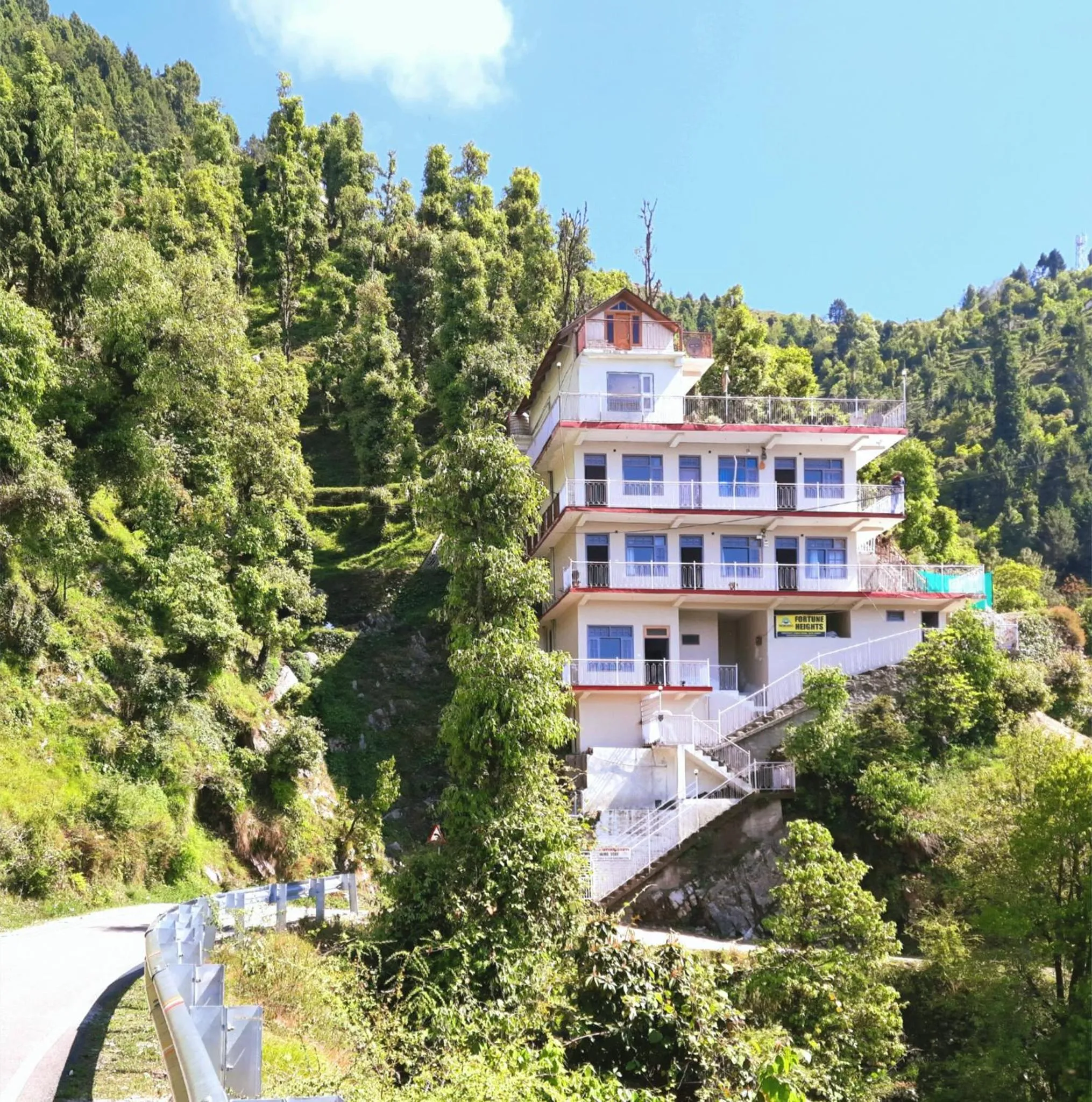 FORTUNE HEIGHTS HOMESTAY- Best Forest view & Peaceful surrounding