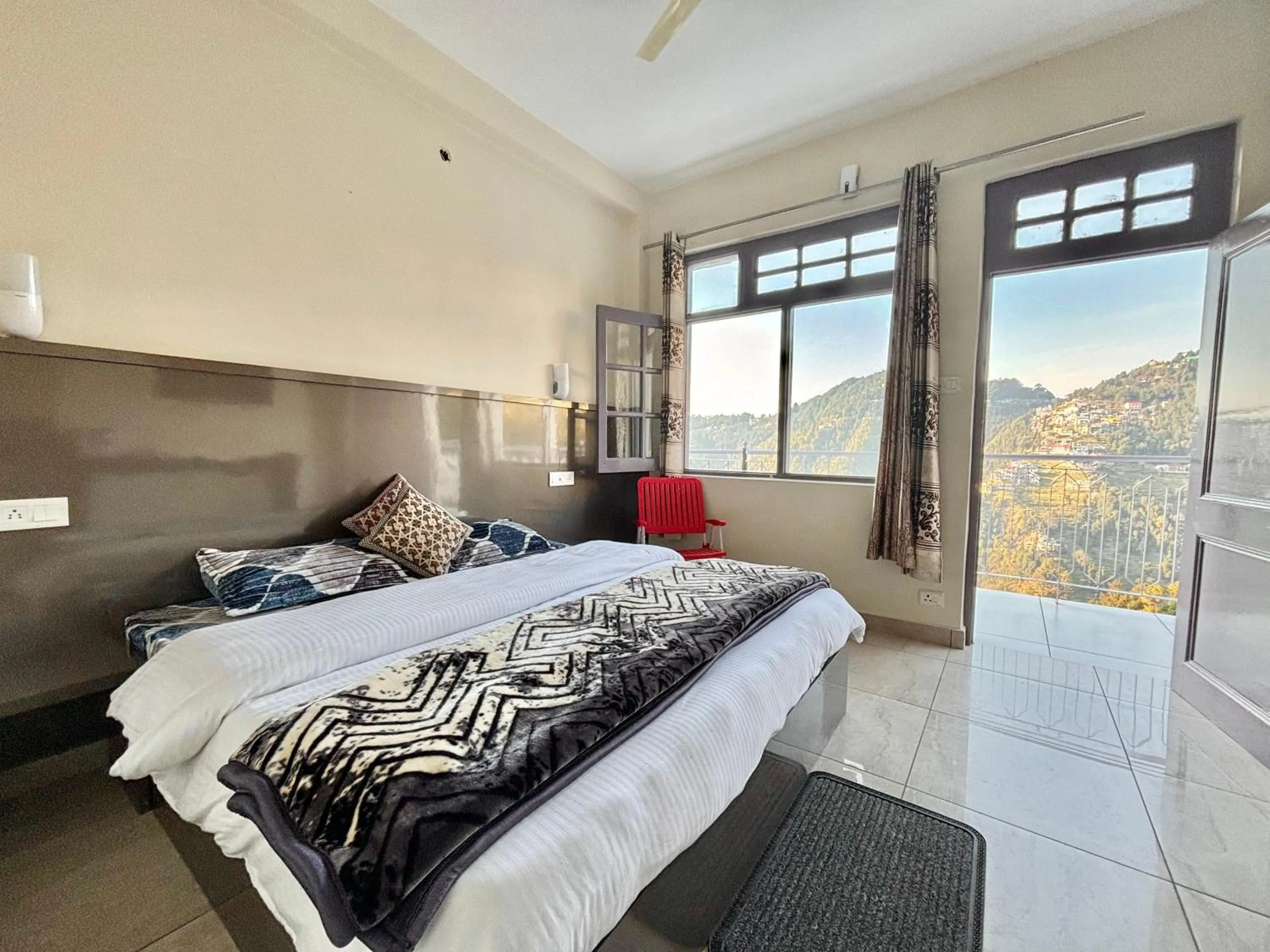 Bed in FORTUNE HEIGHTS HOMESTAY- Best Forest view & Peaceful surrounding