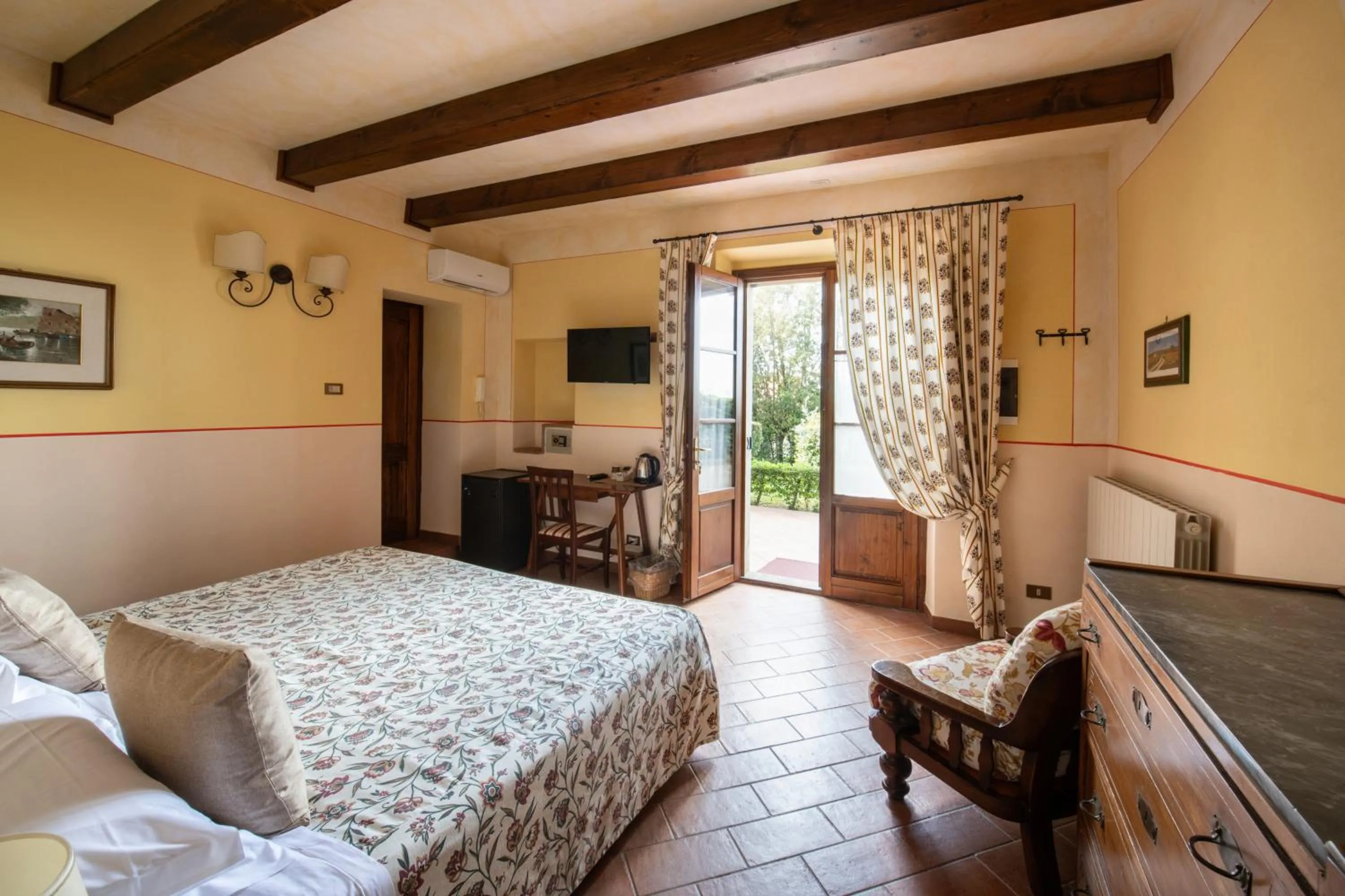 View (from property/room), Bed in Le Volpaie