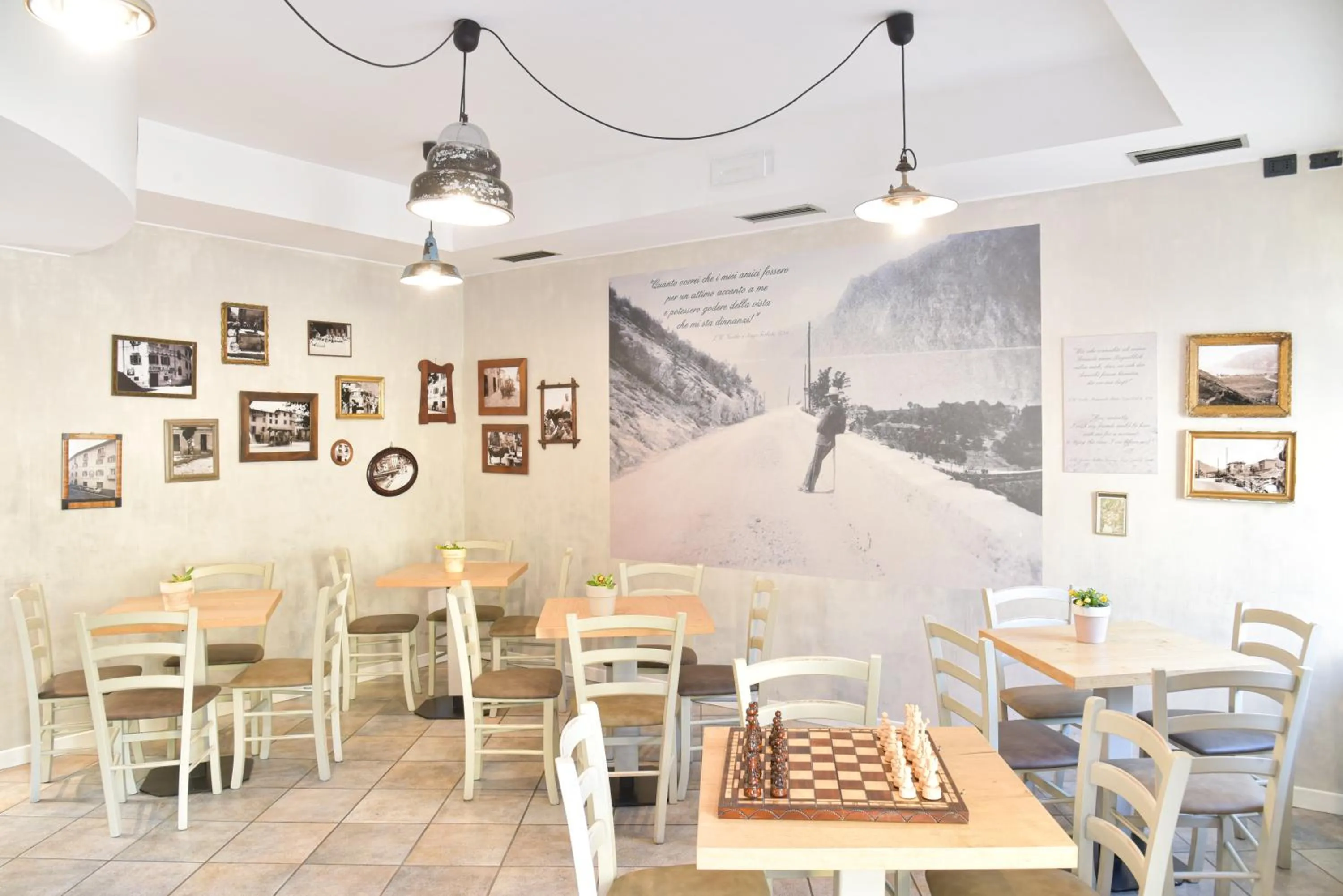 Lounge or bar in epOche Hotel Zanella 1889