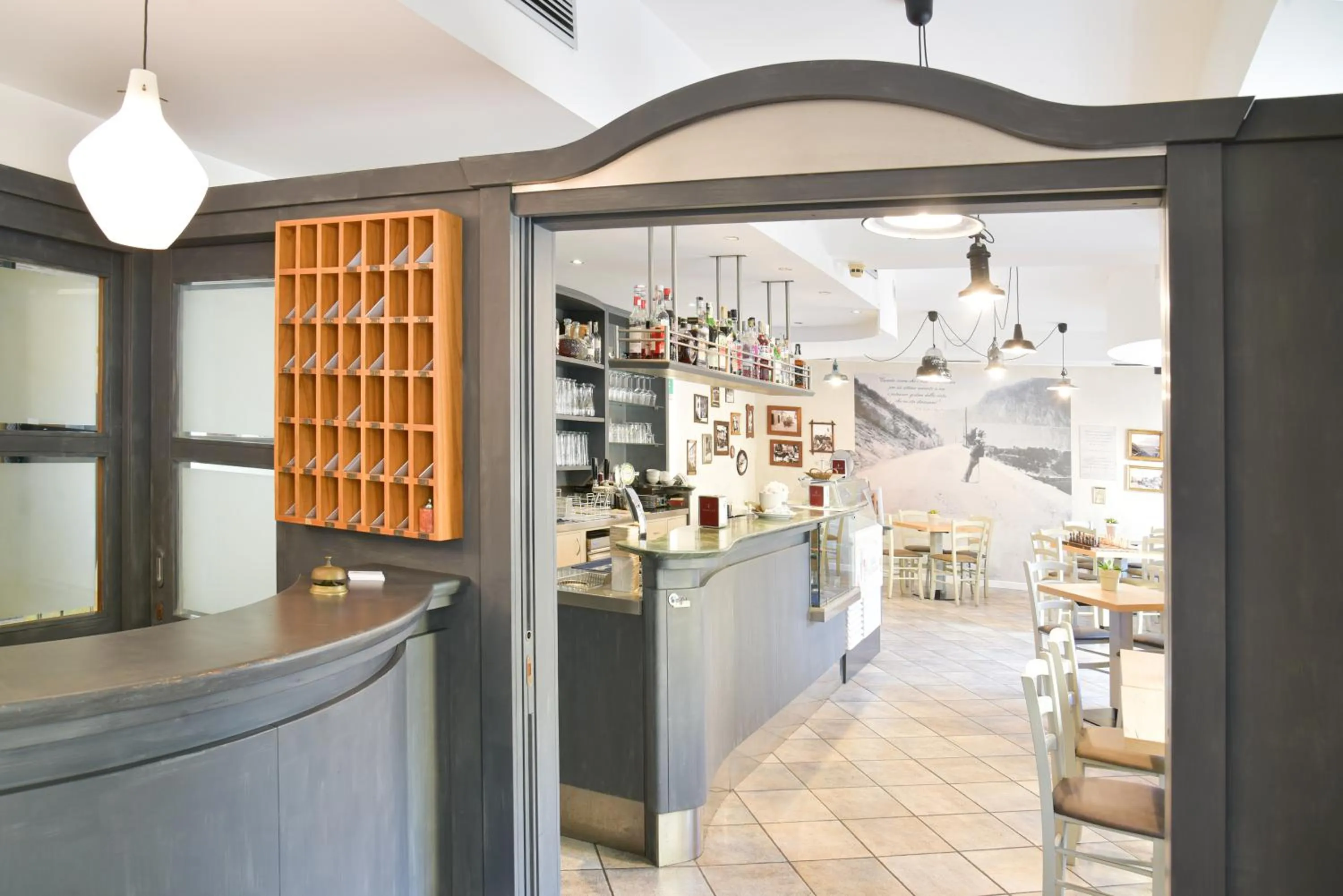 Lounge or bar in epOche Hotel Zanella 1889