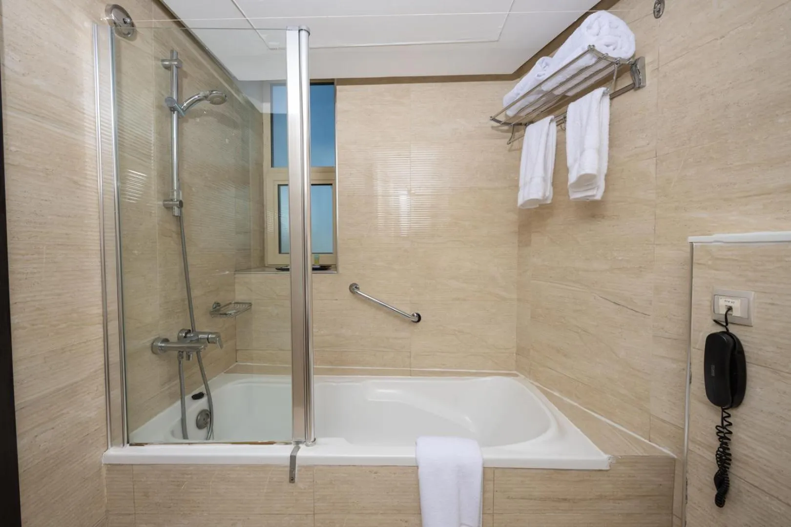 Shower in Pearl Swiss Hotel