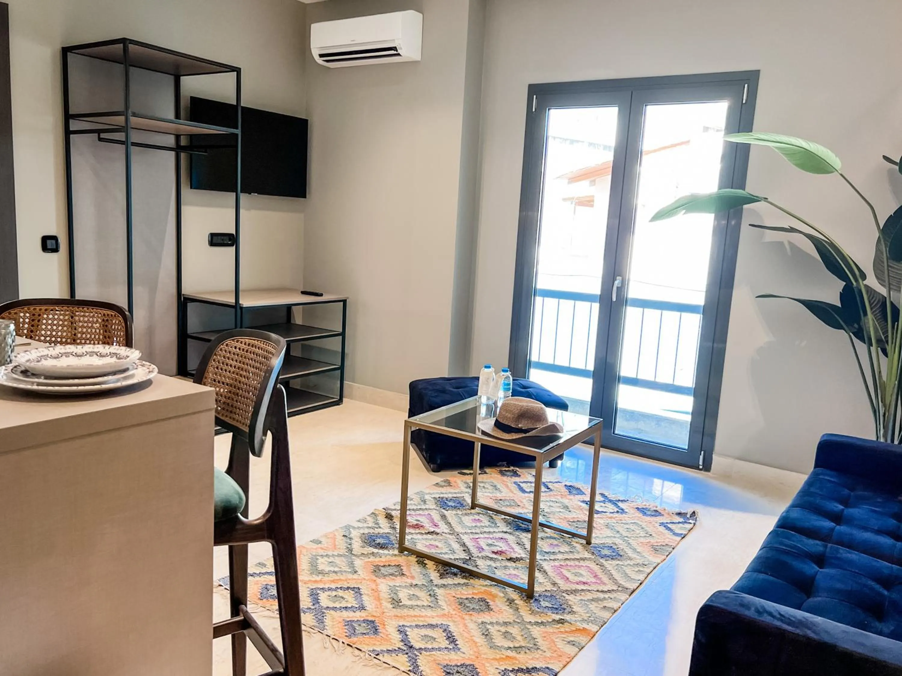 TV and multimedia in Royalty Suites Psyrri