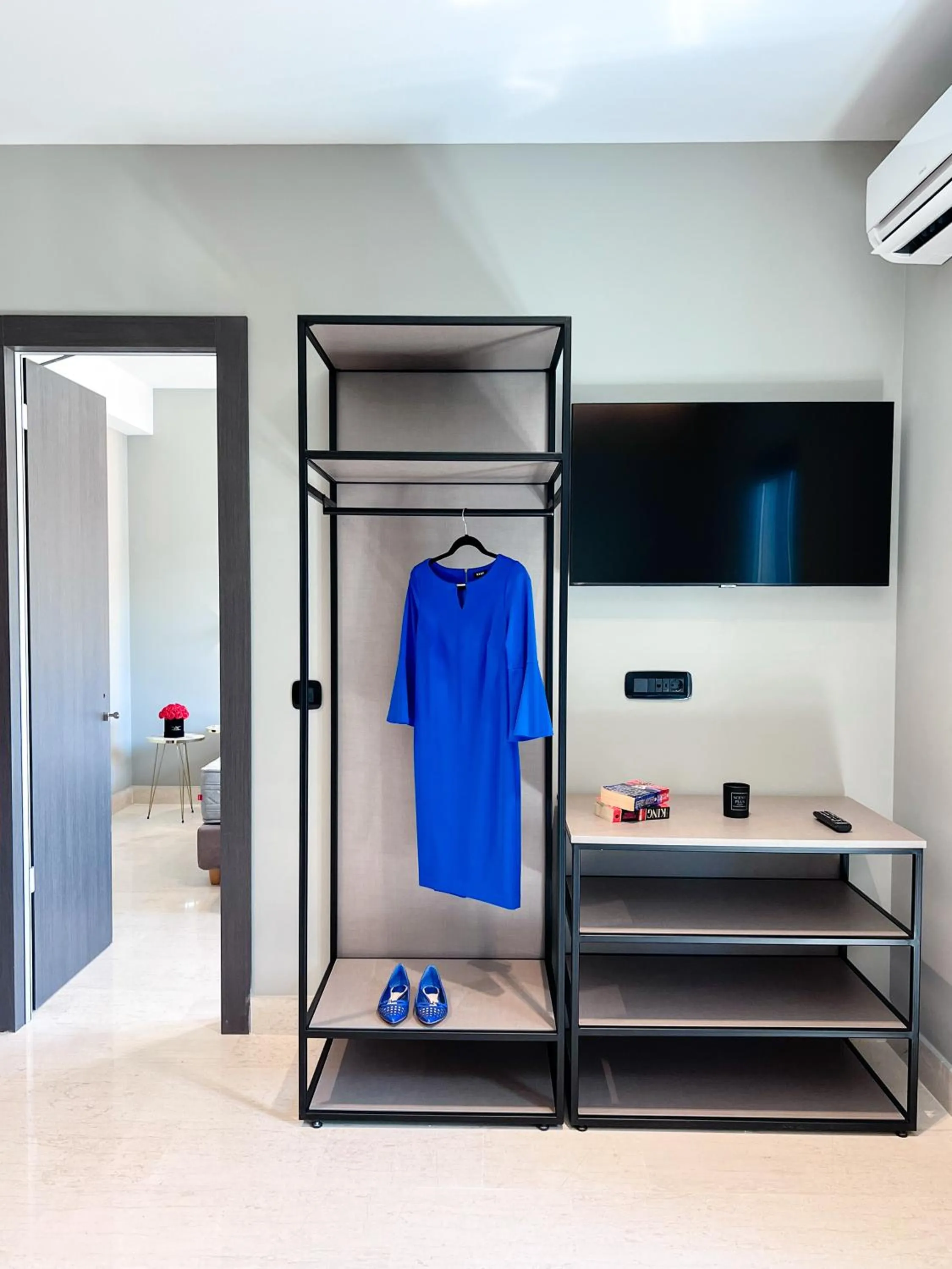 TV and multimedia in Royalty Suites Psyrri