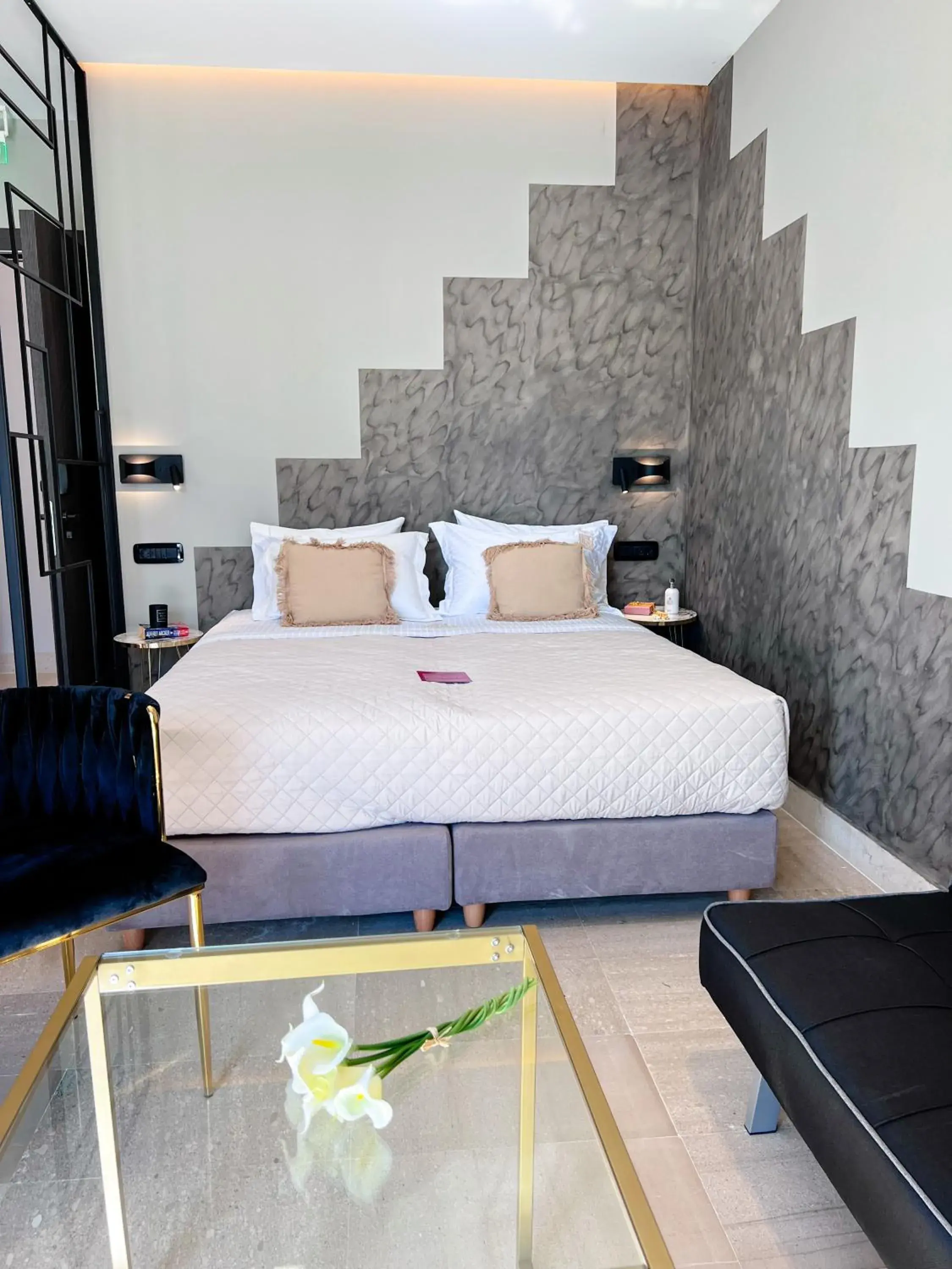 Double or Twin Room with City View in Royalty Suites Psyrri Double or Twin Room with City View in Royalty Suites Psyrri