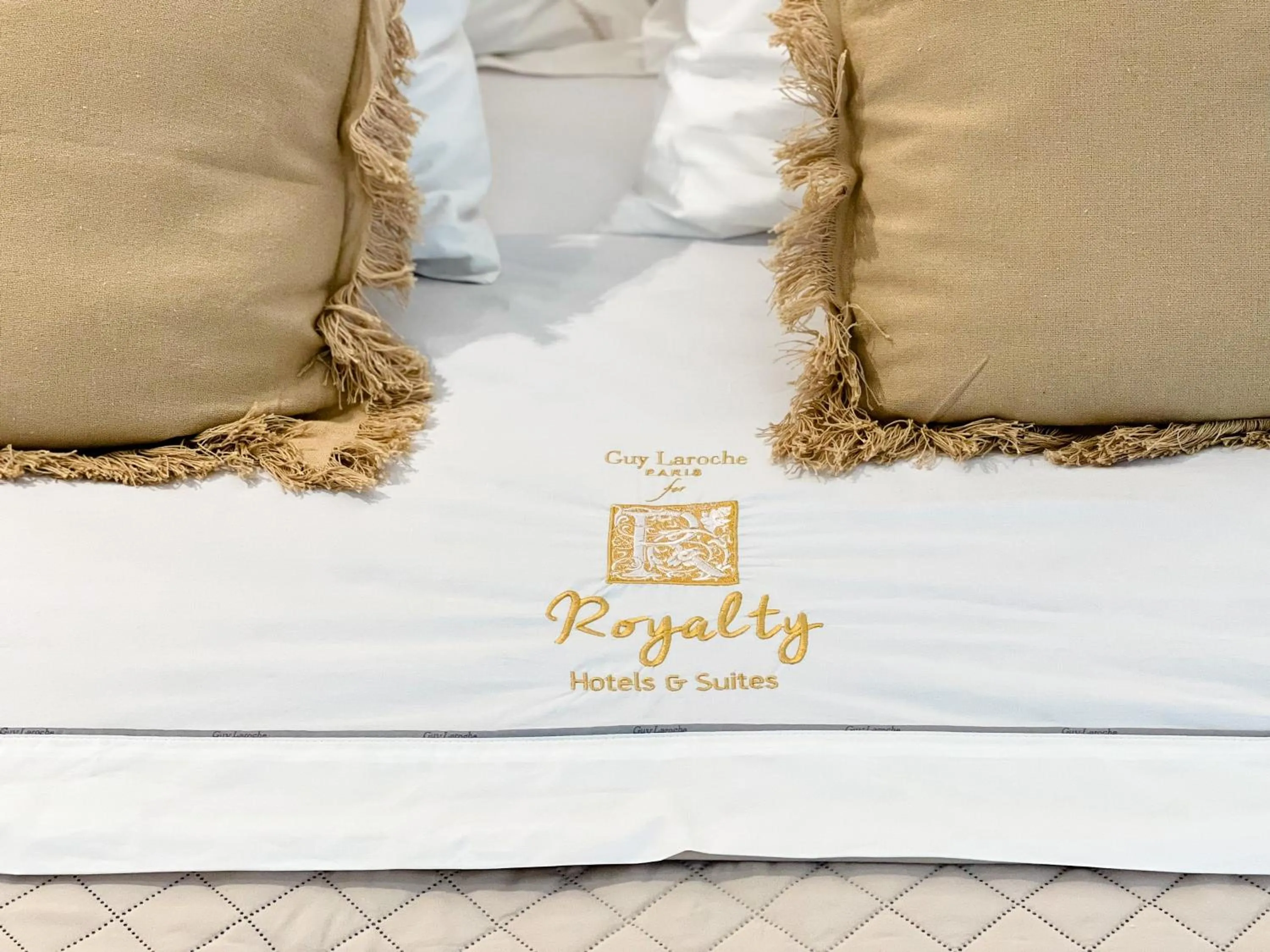 Bed in Royalty Suites Psyrri