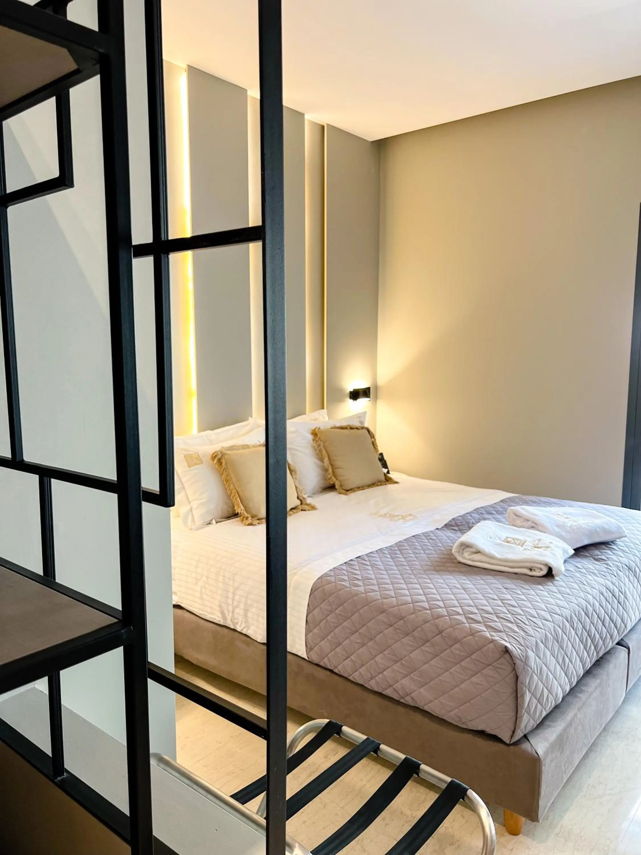 Bed in Royalty Suites Psyrri