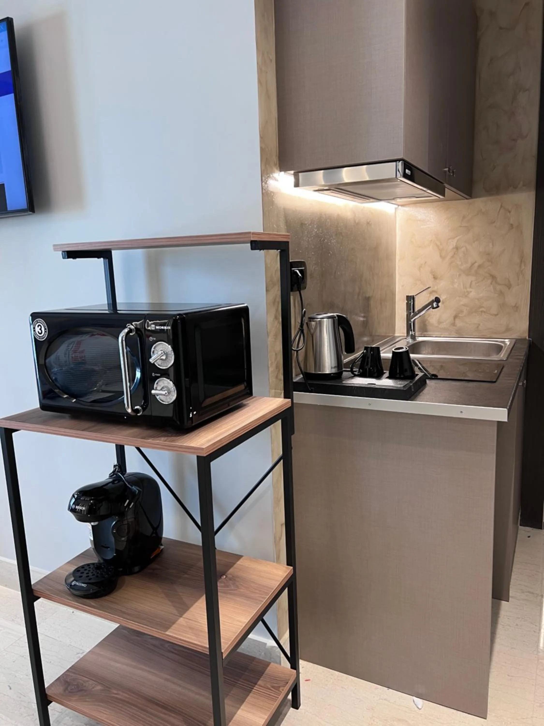 Coffee/tea facilities in Royalty Suites Psyrri