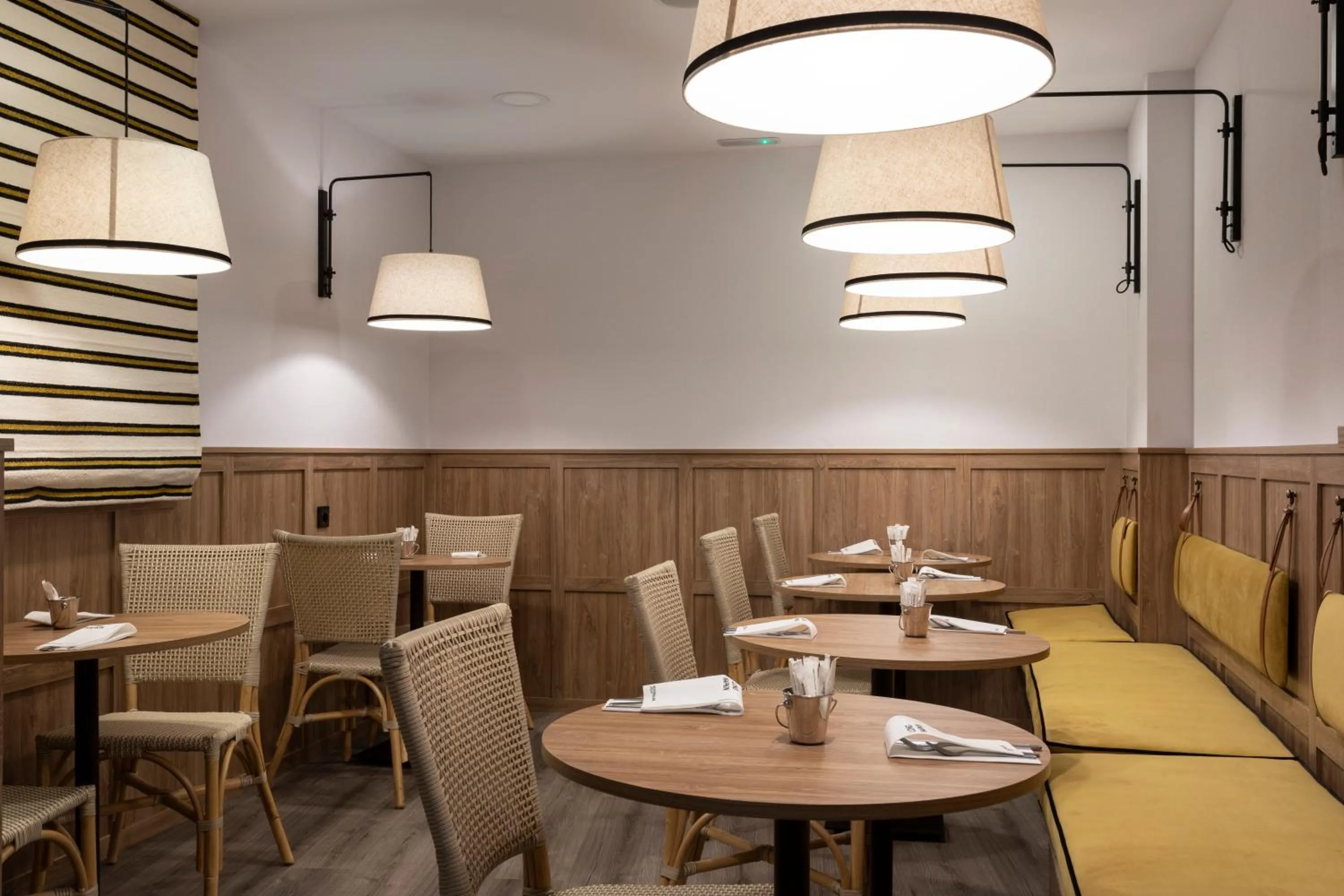 Breakfast in Petit Palace Vargas