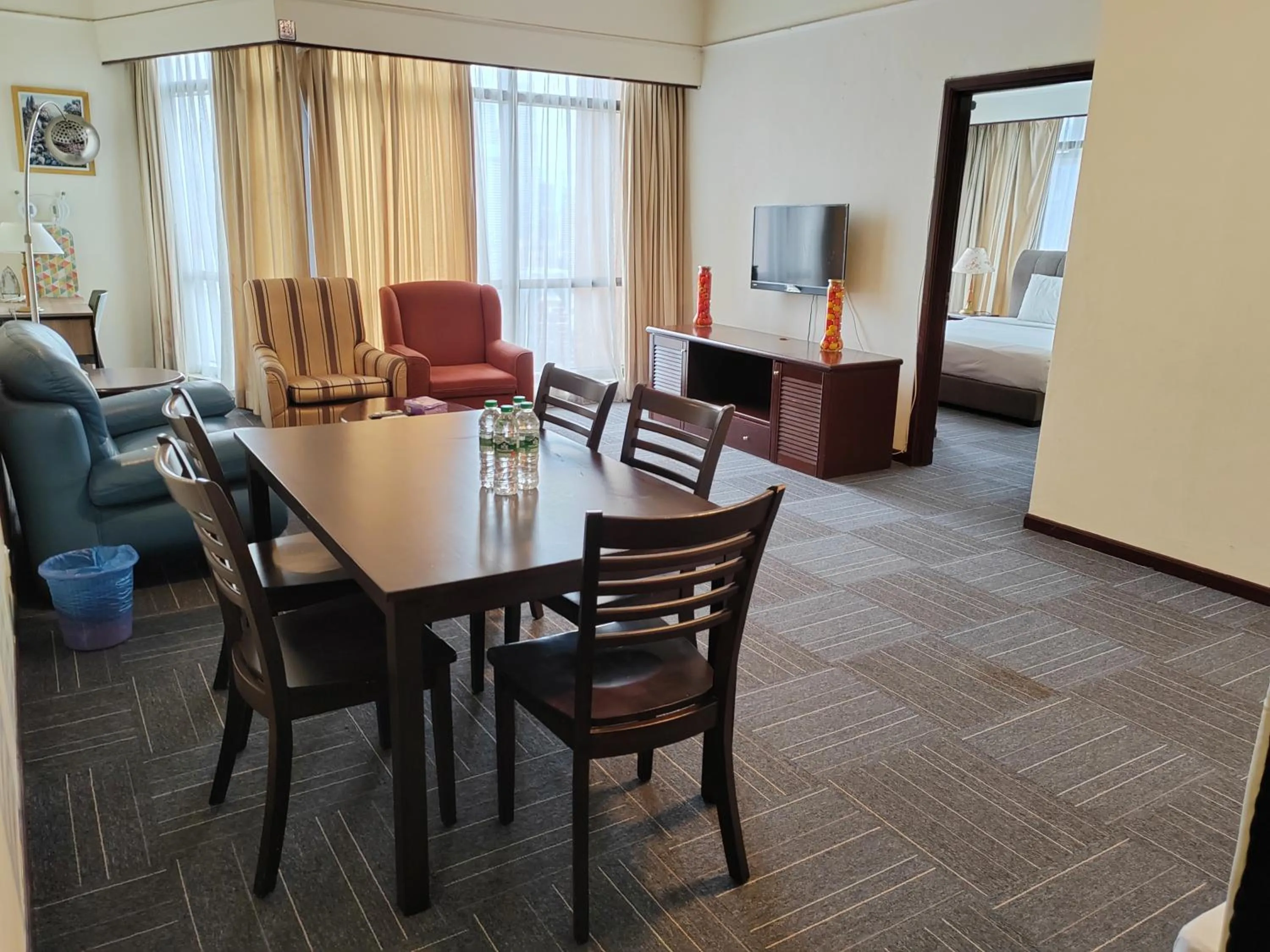 TV and multimedia in Kl landmark apartment at berjay Times square