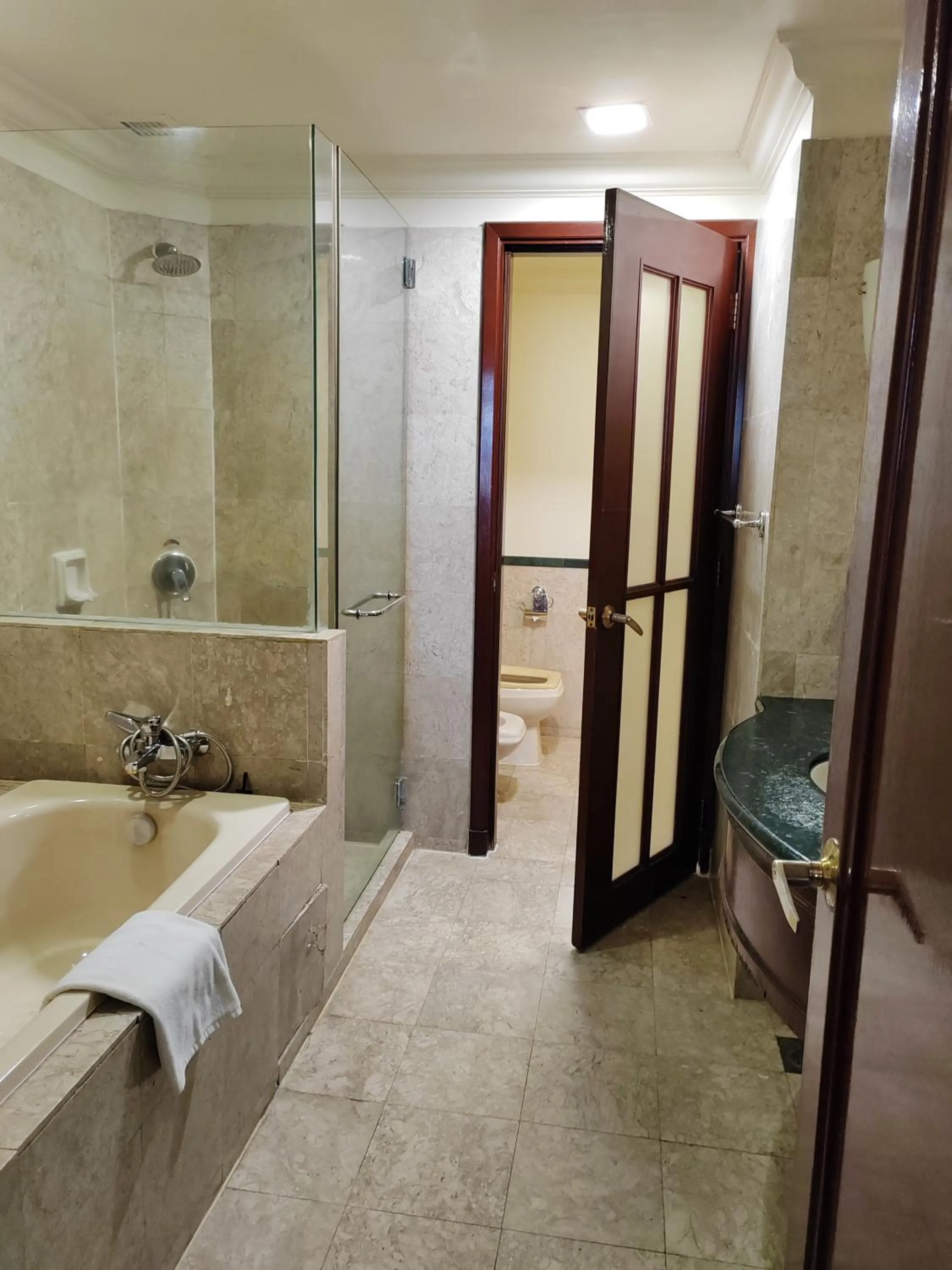 Shower in Kl landmark apartment at berjay Times square