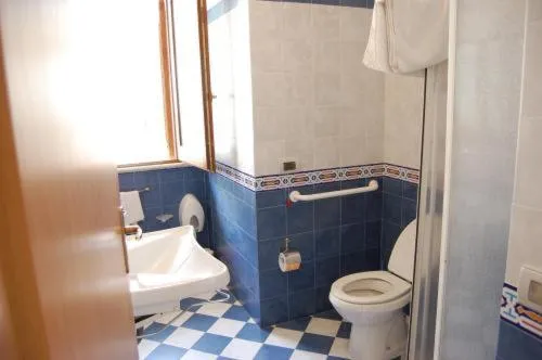Bathroom in Hotel Il Melograno