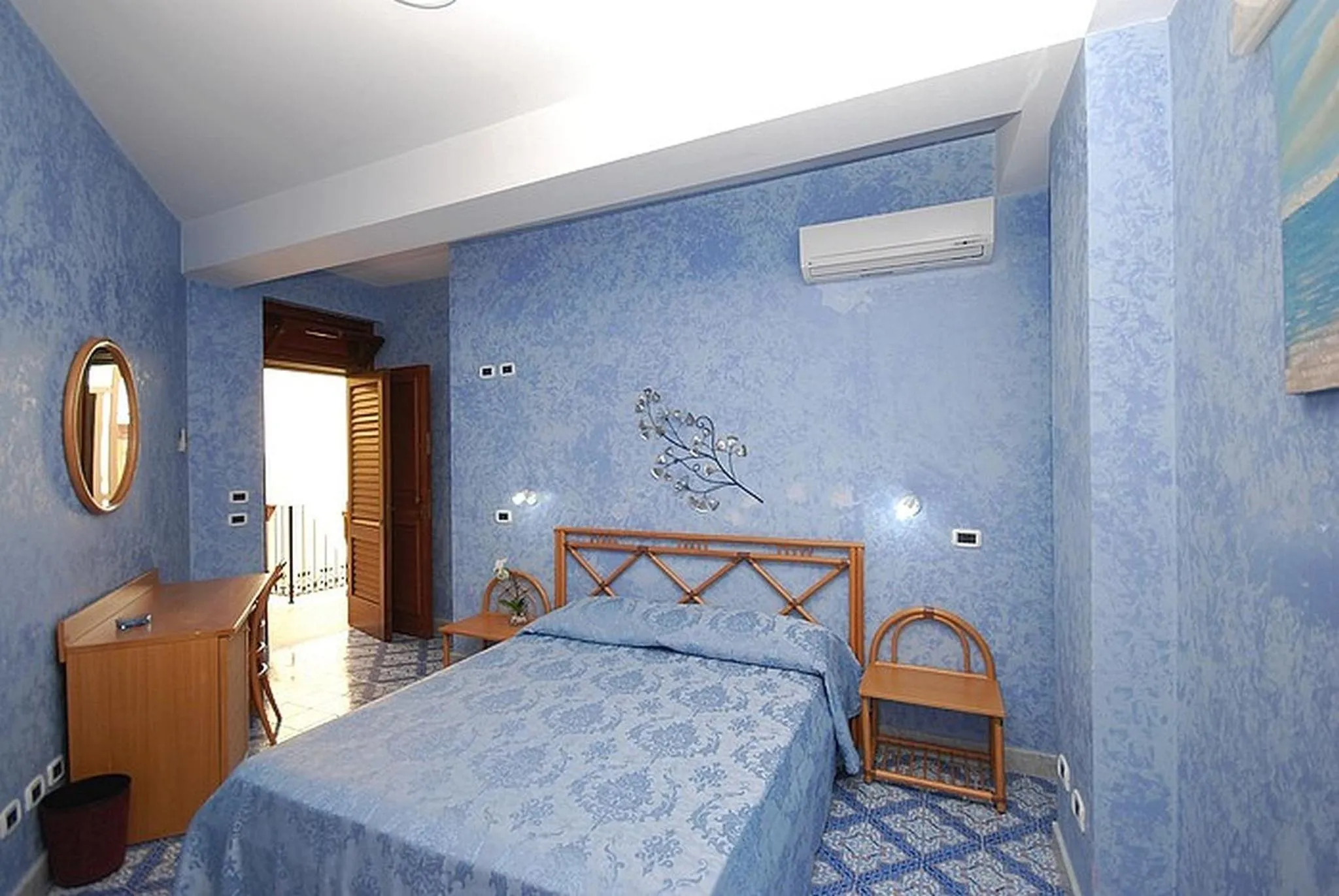 Photo of the whole room in Hotel Il Melograno