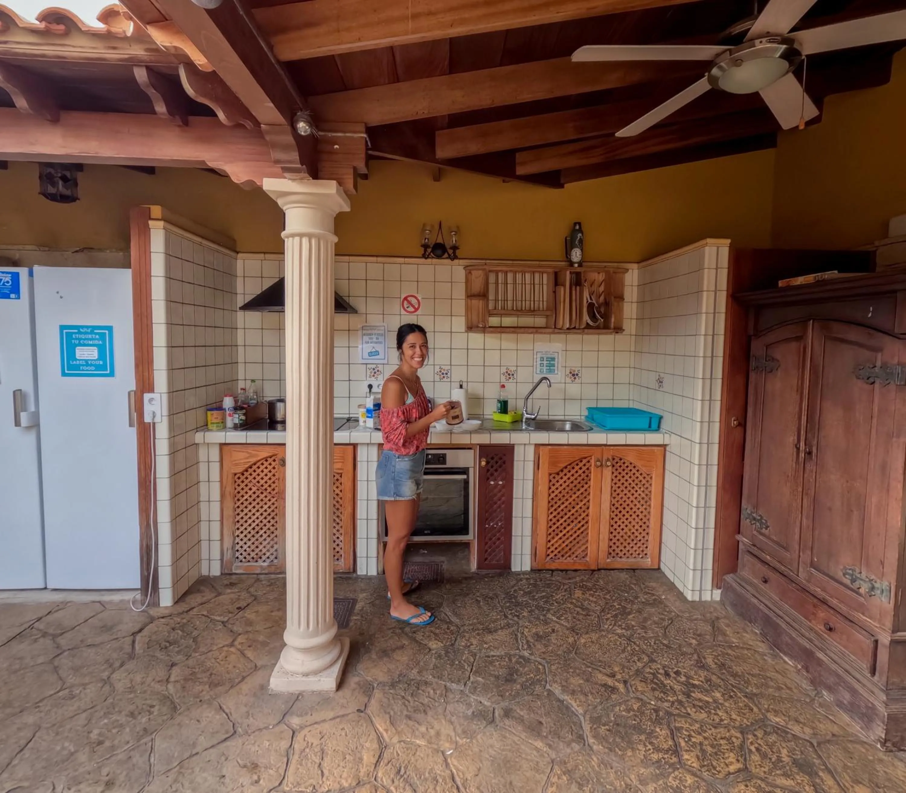 Kitchen or kitchenette in Duque Nest Hostel