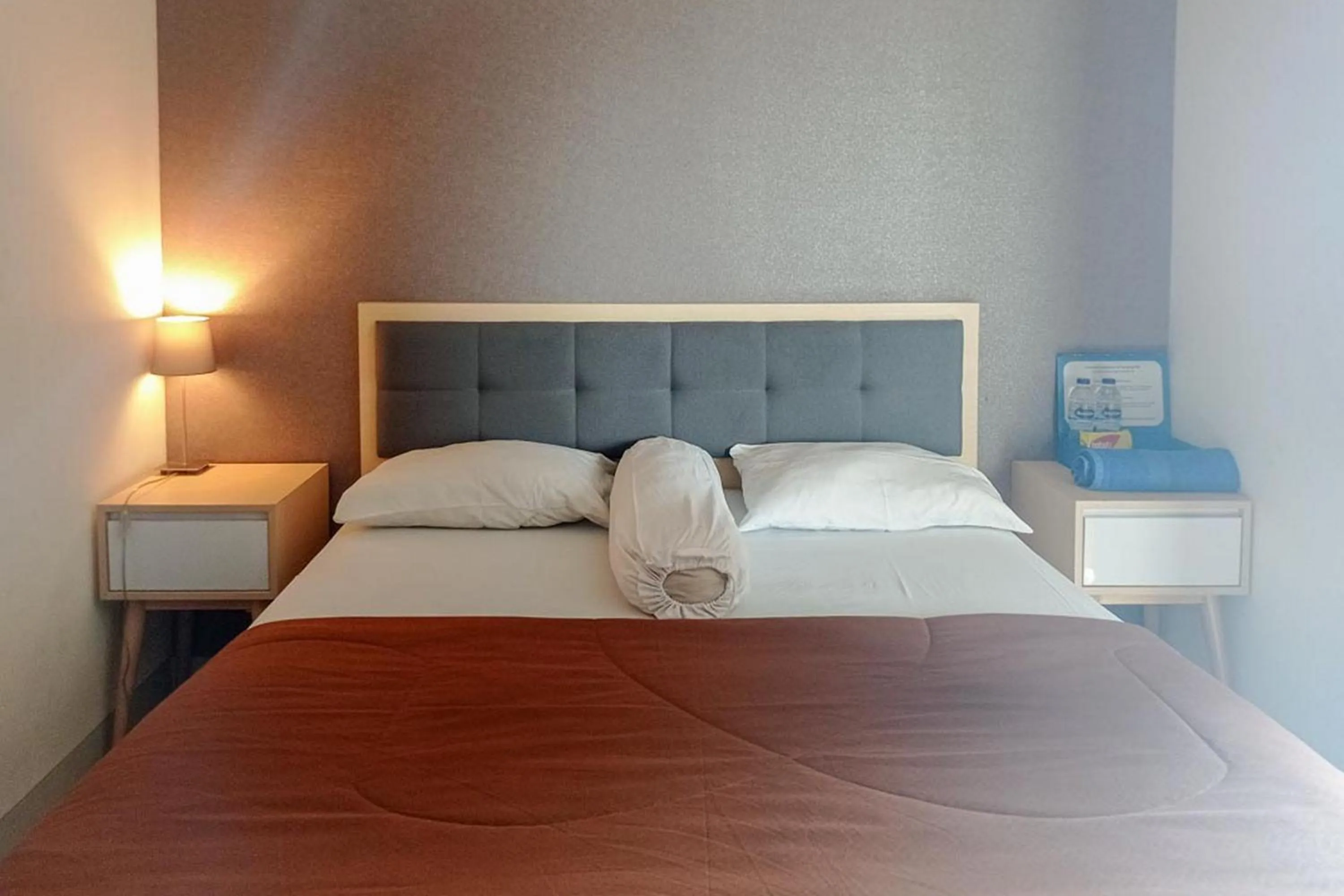 Bed in RedLiving Apartemen Grand Kamala Lagoon - Pekayon Tower Barclay North