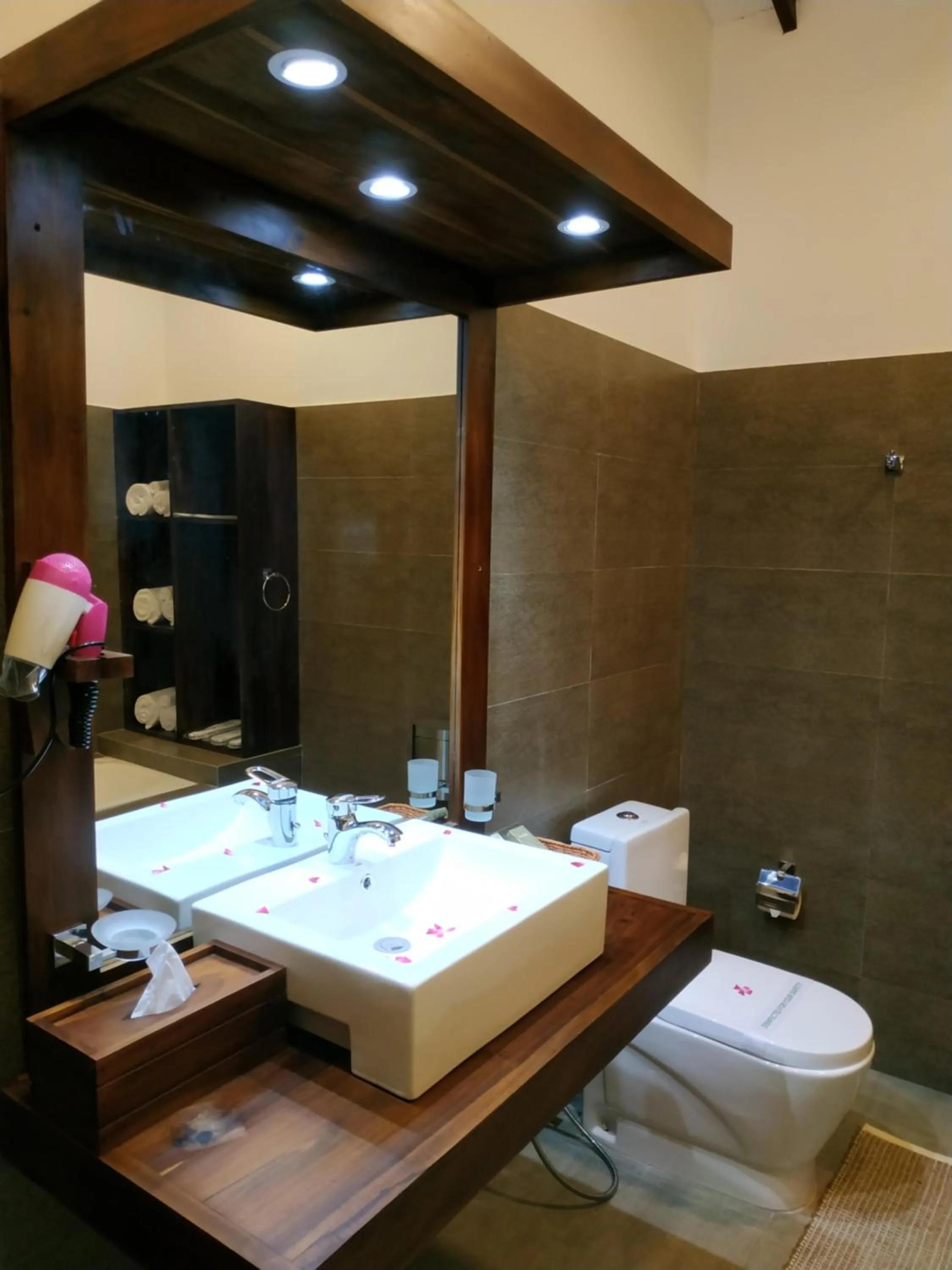 Bathroom in Sigiriya Cashew Palace Resort