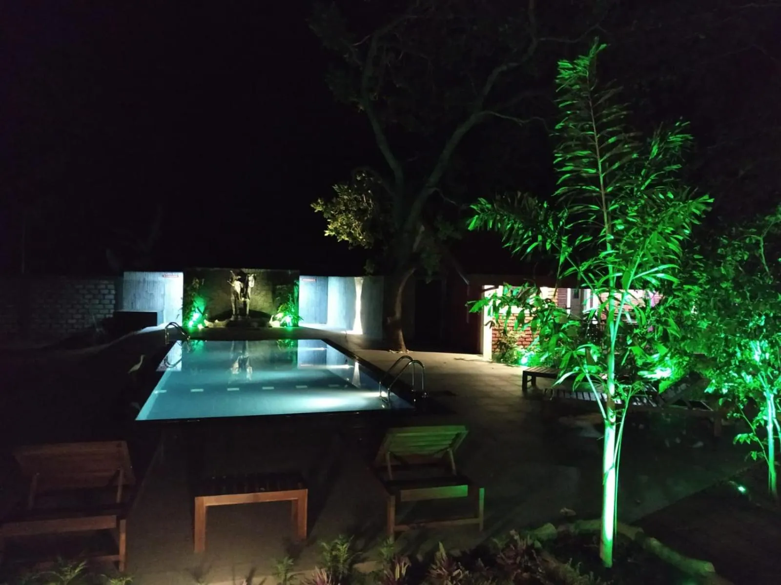 Swimming pool in Sigiriya Cashew Palace Resort