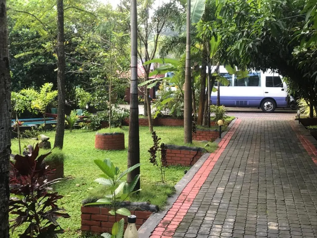Garden in Sigiriya Cashew Palace Resort