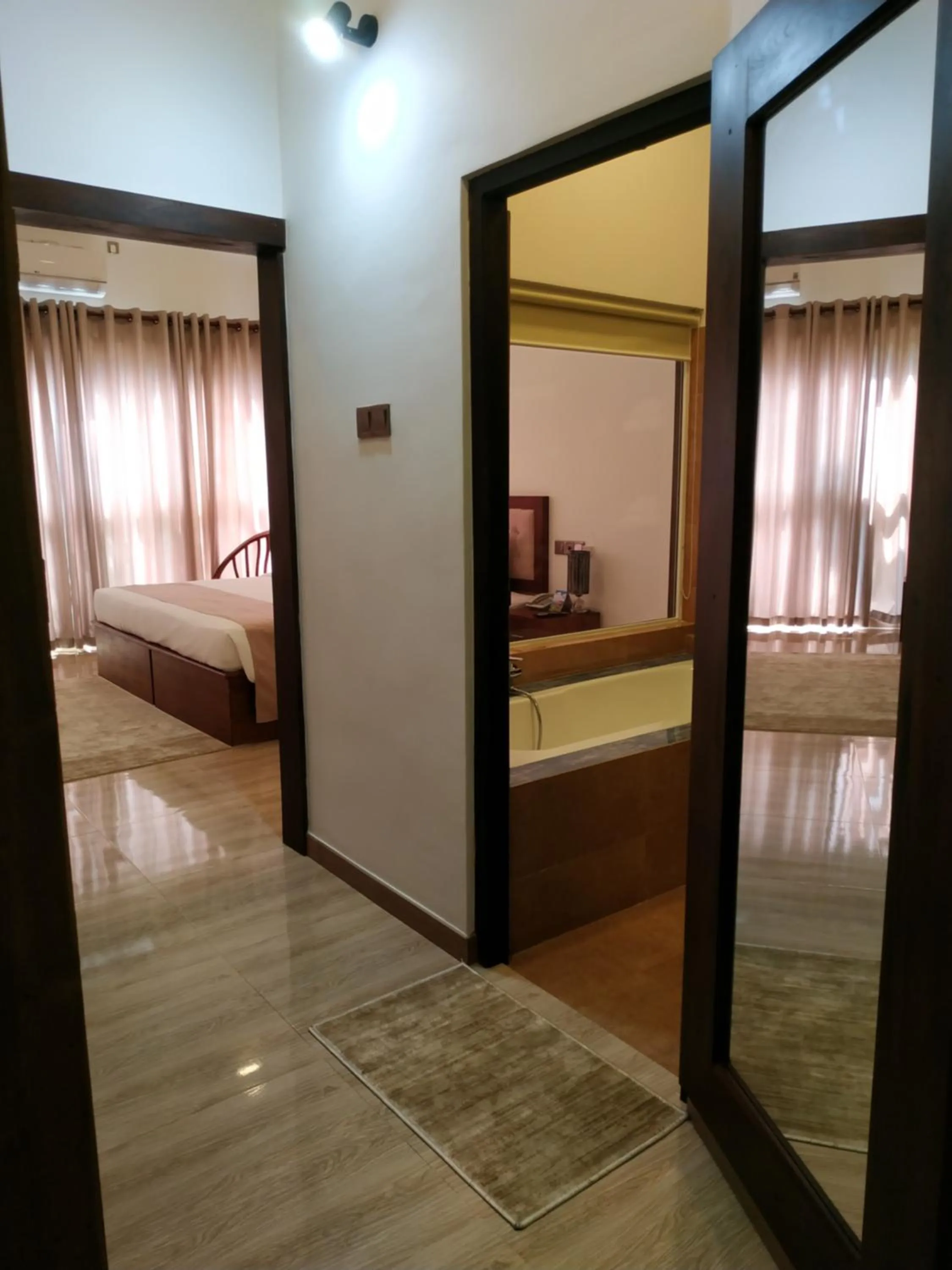 Photo of the whole room, Bed in Sigiriya Cashew Palace Resort